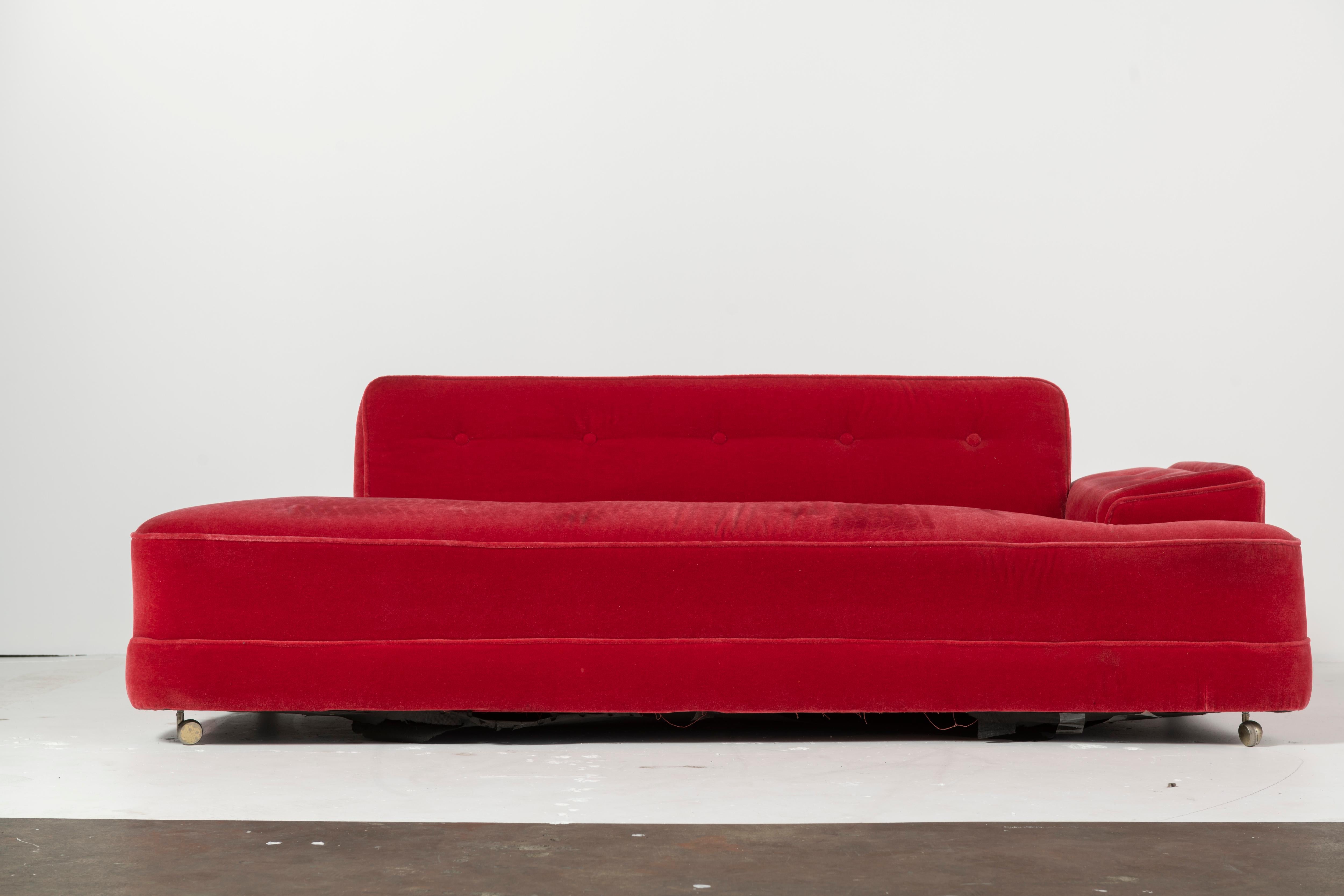 Red Mohair Sofa and Convertible Daybed, 1950s In Fair Condition For Sale In San Francisco, CA