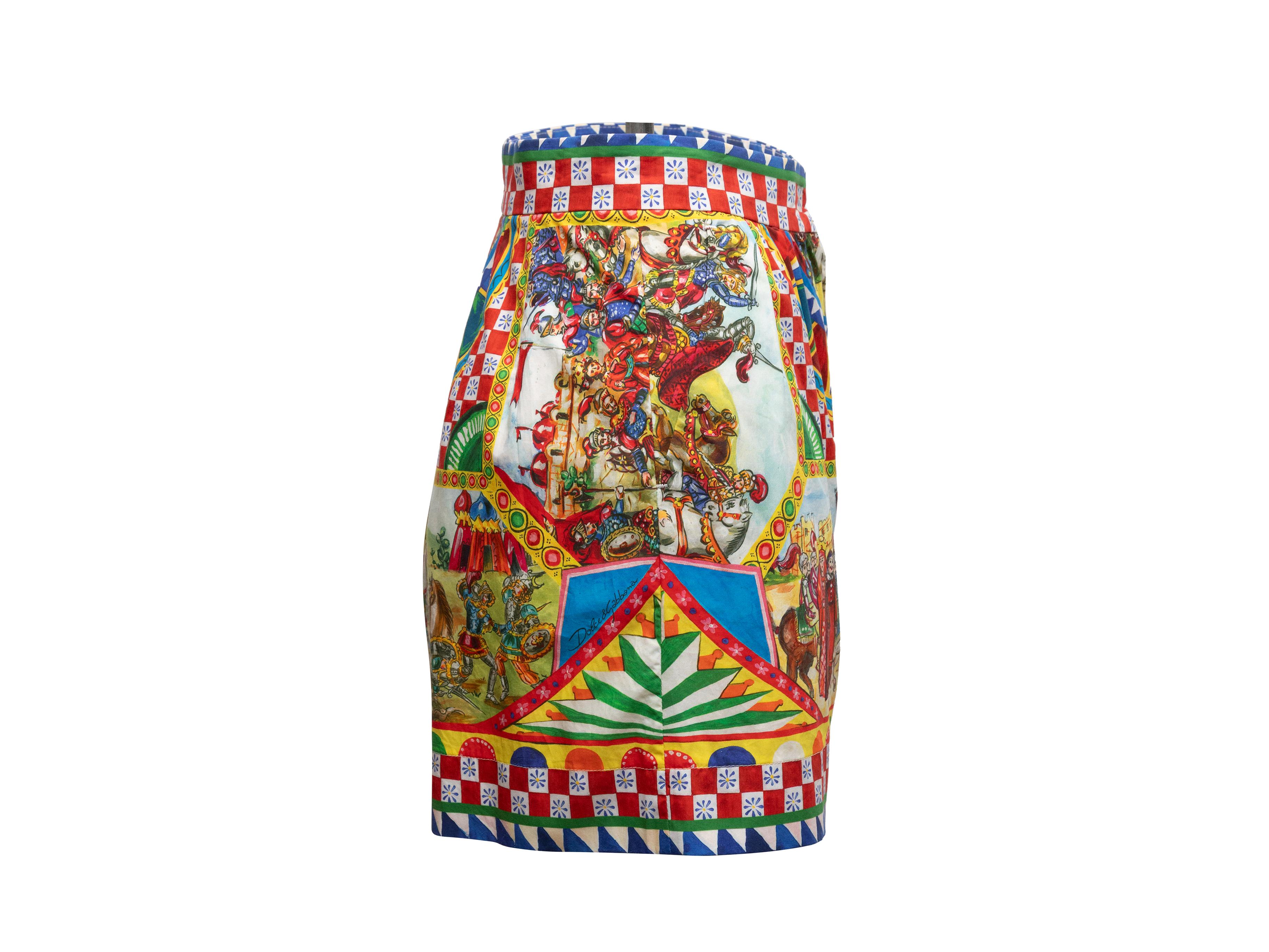 Rot & Multicolor Dolce & Gabbana Allover bedruckte Baumwolle Shorts Größe IT 36 (Braun) im Angebot