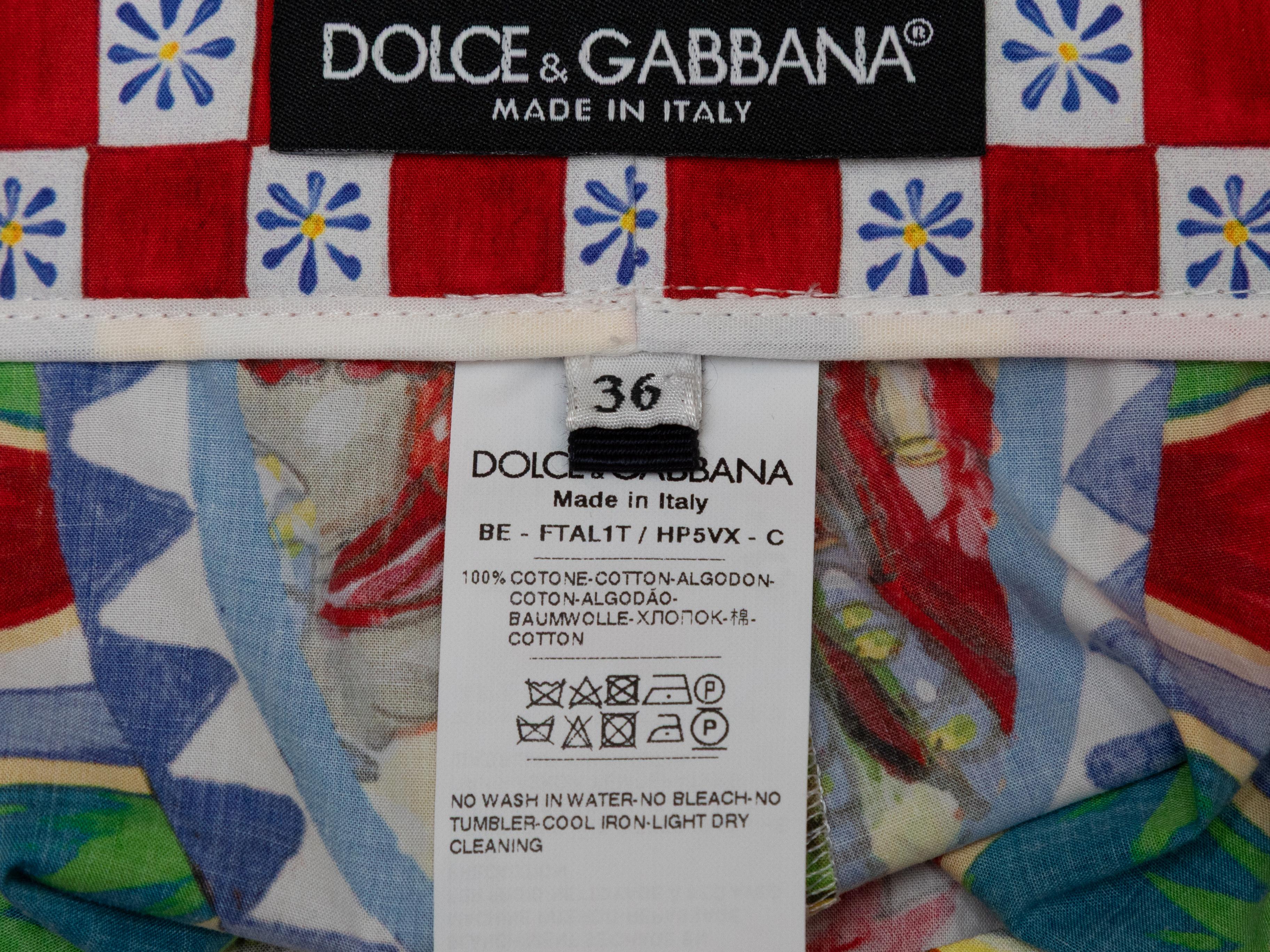 Rot & Multicolor Dolce & Gabbana Allover bedruckte Baumwolle Shorts Größe IT 36 im Zustand „Gut“ im Angebot in New York, NY