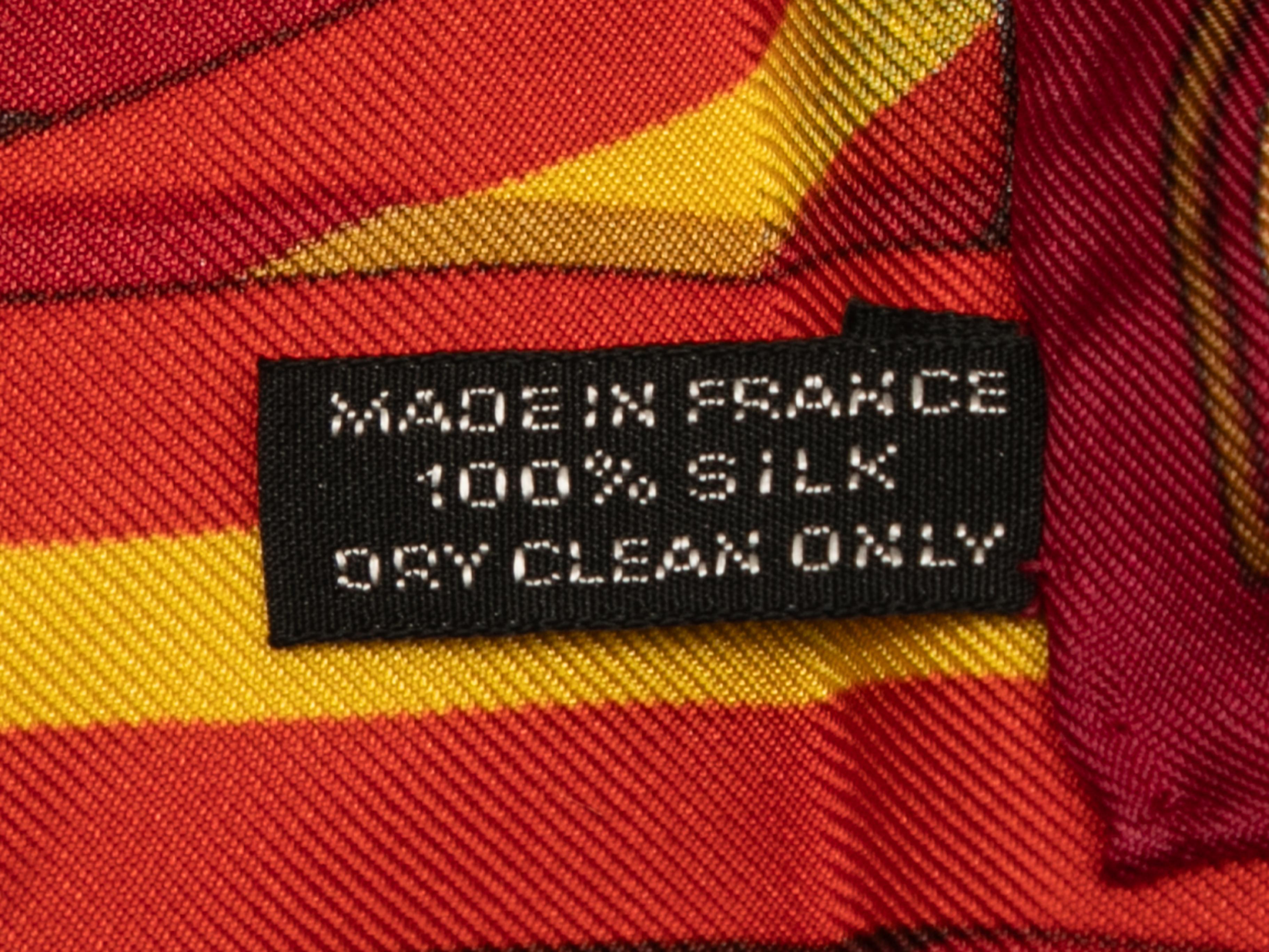Pañuelo de seda estampado rojo y multicolor Hermes Les Sangles Motif en Bueno estado para la venta en New York, NY