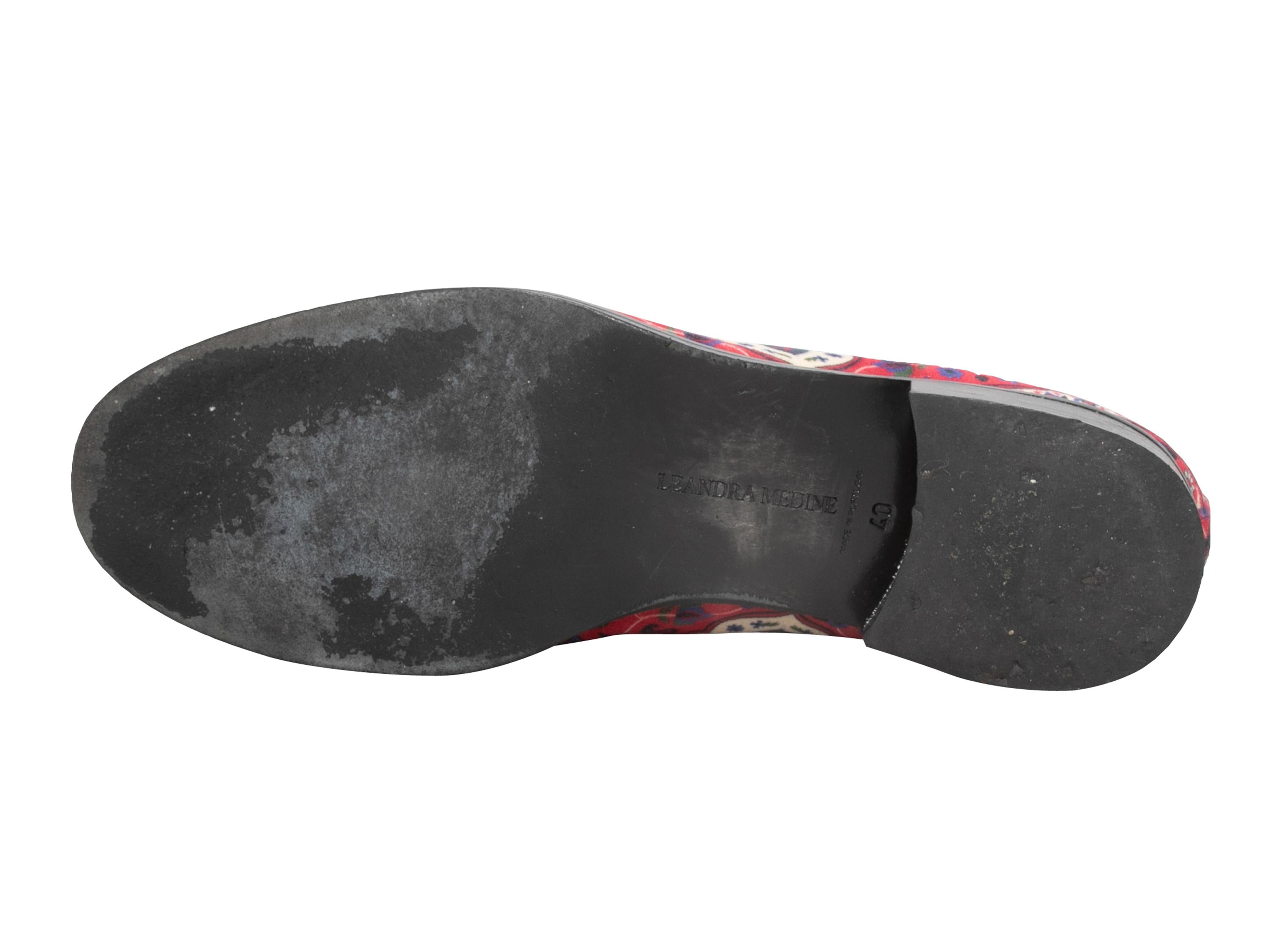 Rote & mehrfarbige Leandra Medine Loafers aus Samt mit Paisleymuster und Paisleymuster Größe 40 Damen im Angebot