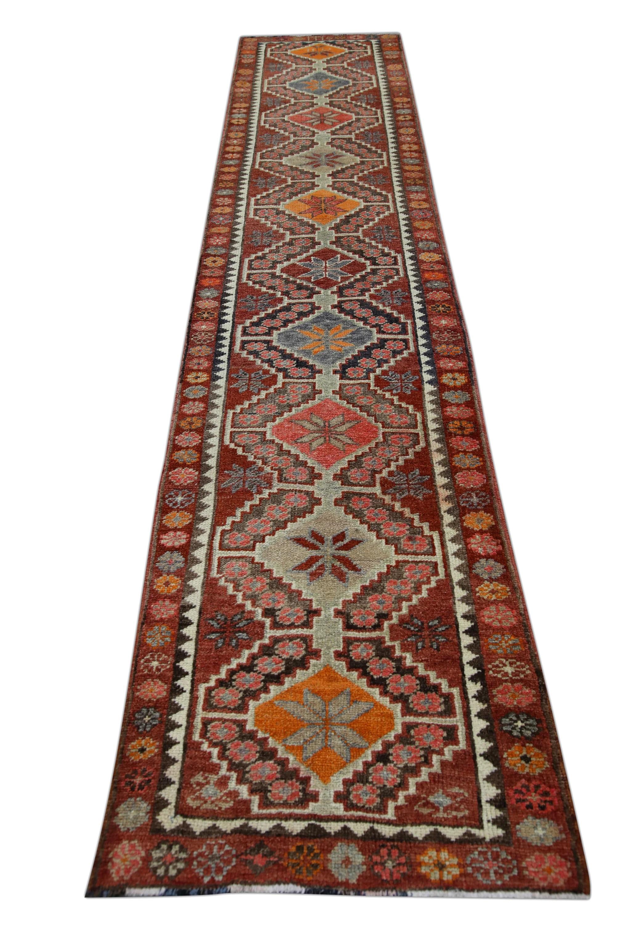 Mehrfarbiger türkischer Vintage-Läufer in Rot 2'10