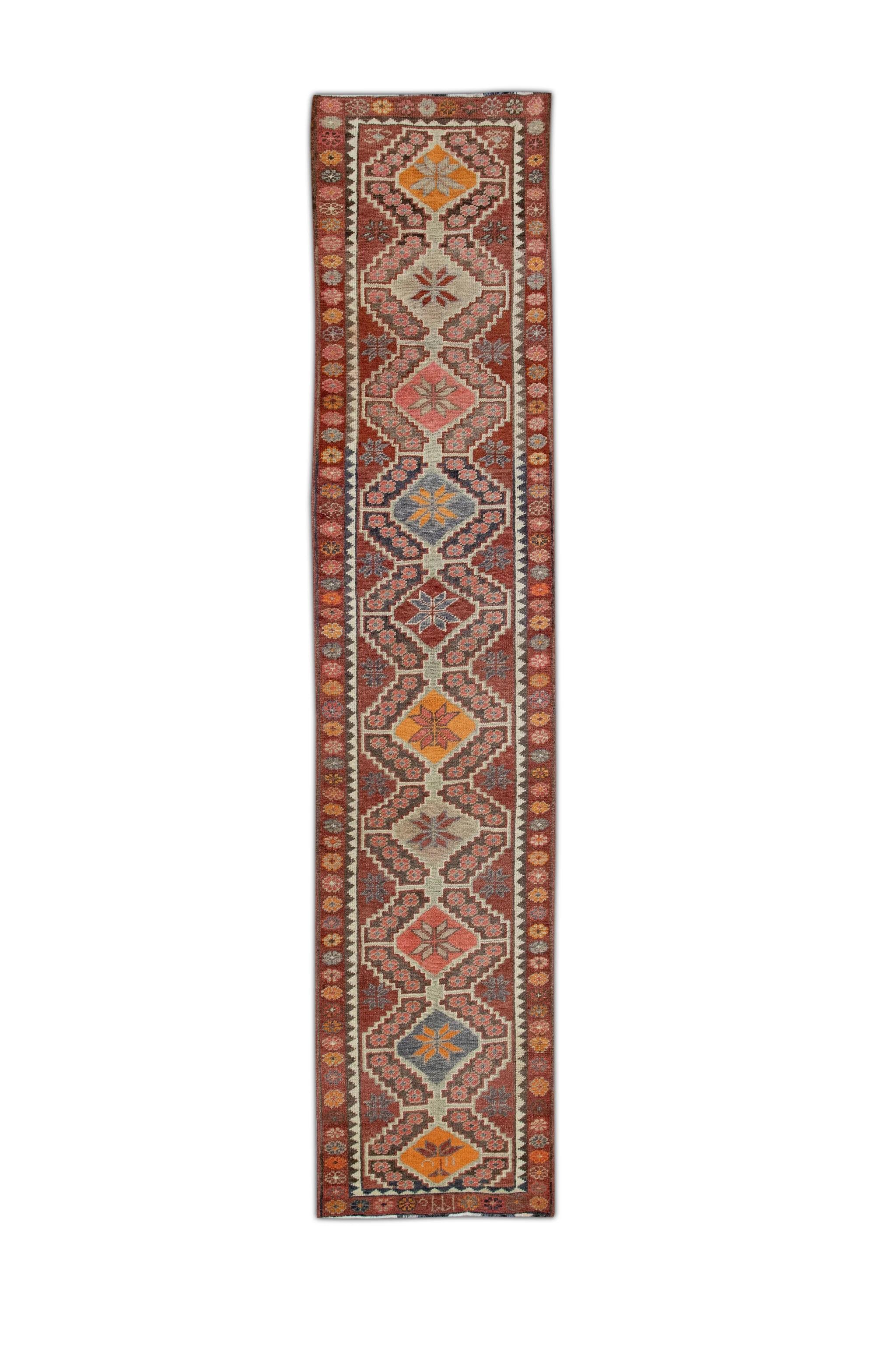 Mehrfarbiger türkischer Vintage-Läufer in Rot 2'10