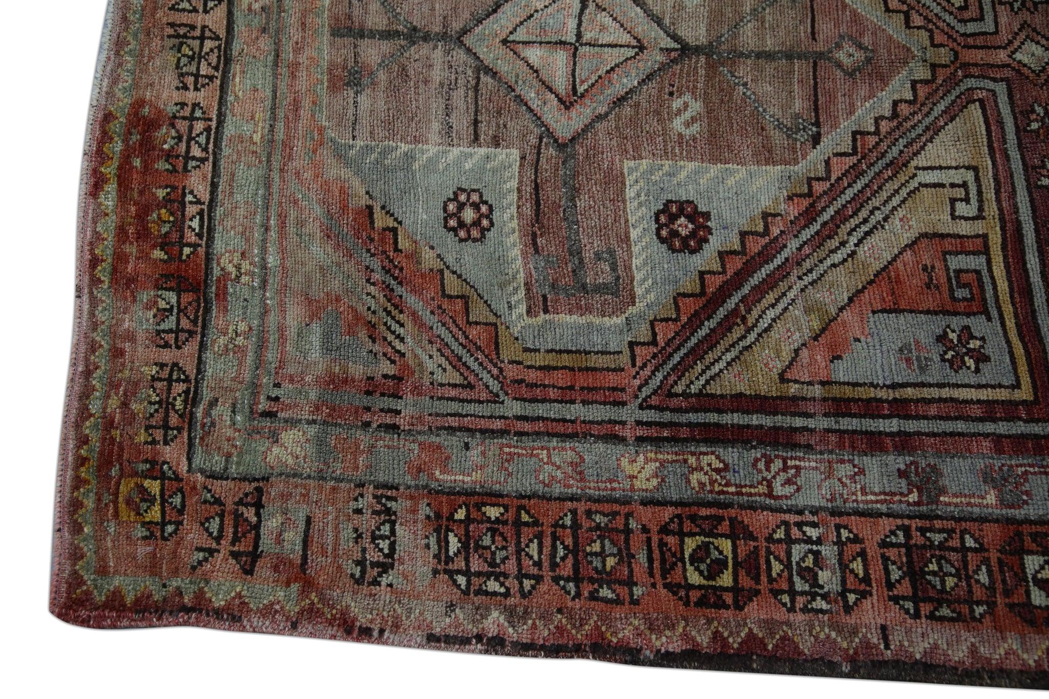 Mehrfarbiger türkischer Vintage-Läufer in Rot, 4'7