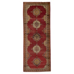 Mehrfarbiger türkischer Vintage-Läufer in Rot 5'3" x 13'8"