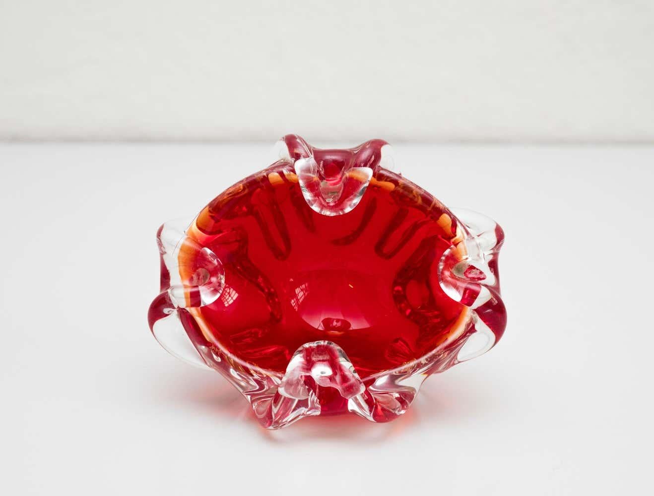 Cendrier en verre de Murano rouge, vers 1970 en vente 4