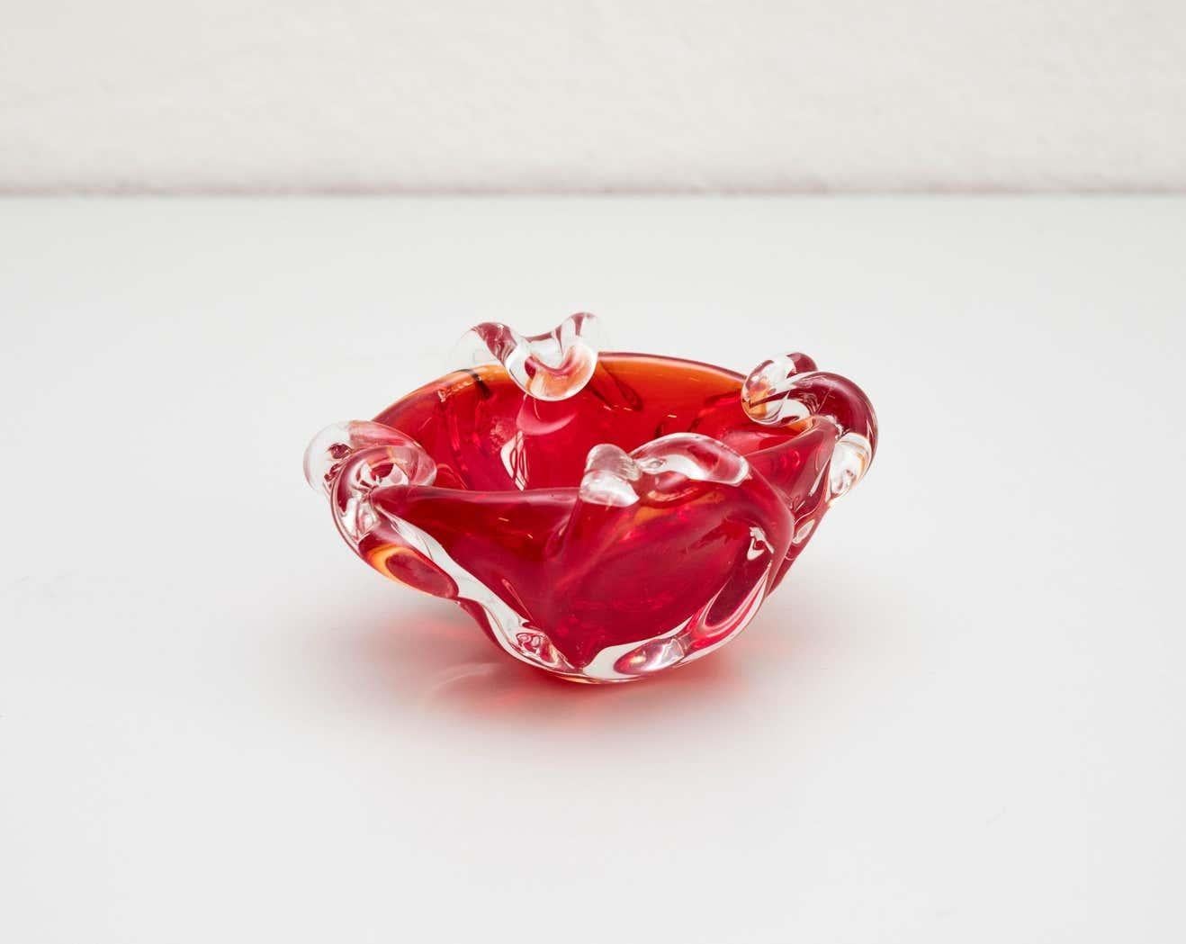Cenicero rojo de cristal de Murano, hacia 1970 Italiano en venta