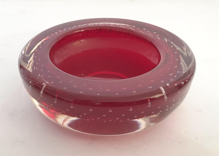 Vintage Italian red Murano glass bowl carefully hand blown with small bubbles inside the glass using pulegoso technique / Made in Italy, circa 1960s
Measures: diameter 5 inches, height 1.75 inches
1 in stock in Palm Springs ON 50% OFF SALE for $449