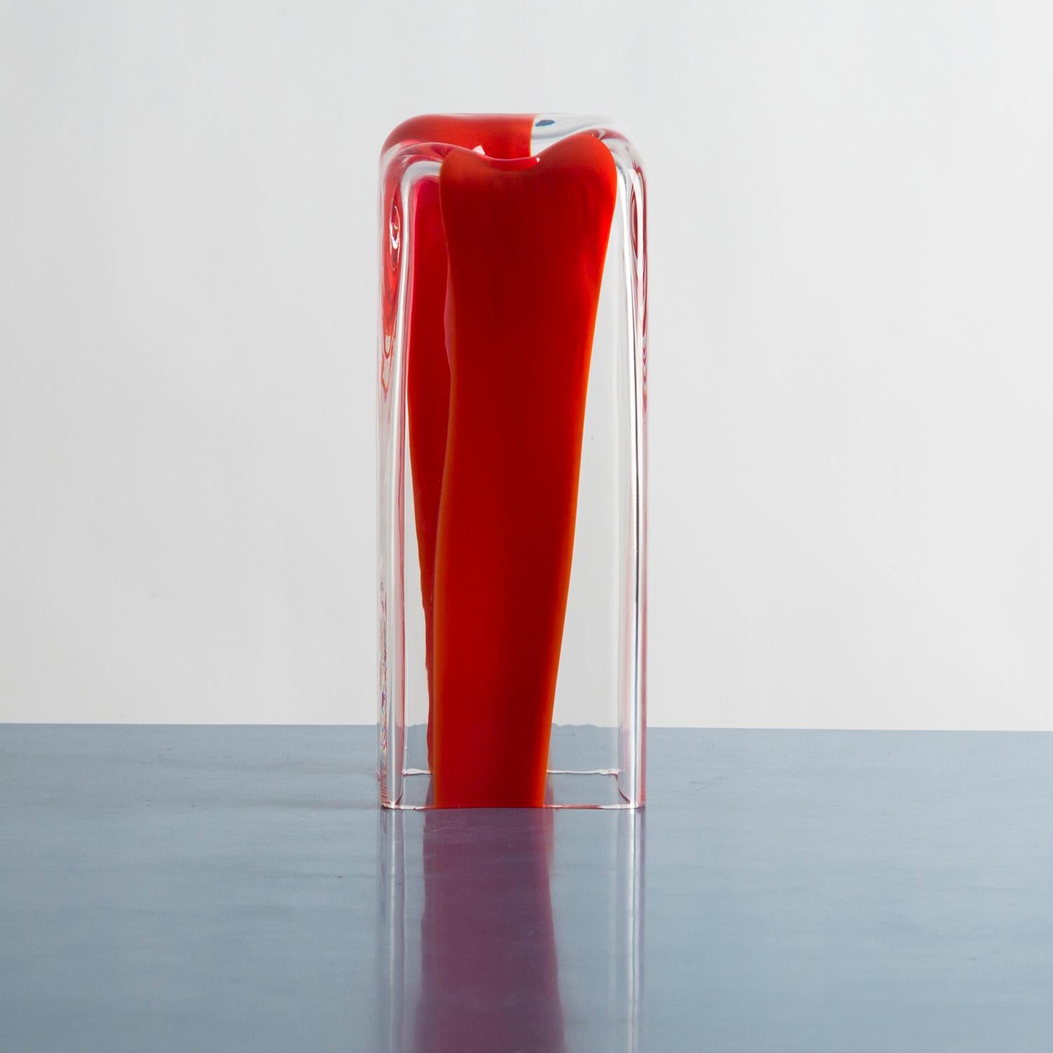 Rote Vase aus Muranoglas von Carlo Nason für Mazzega, 1970er Jahre im Angebot 1
