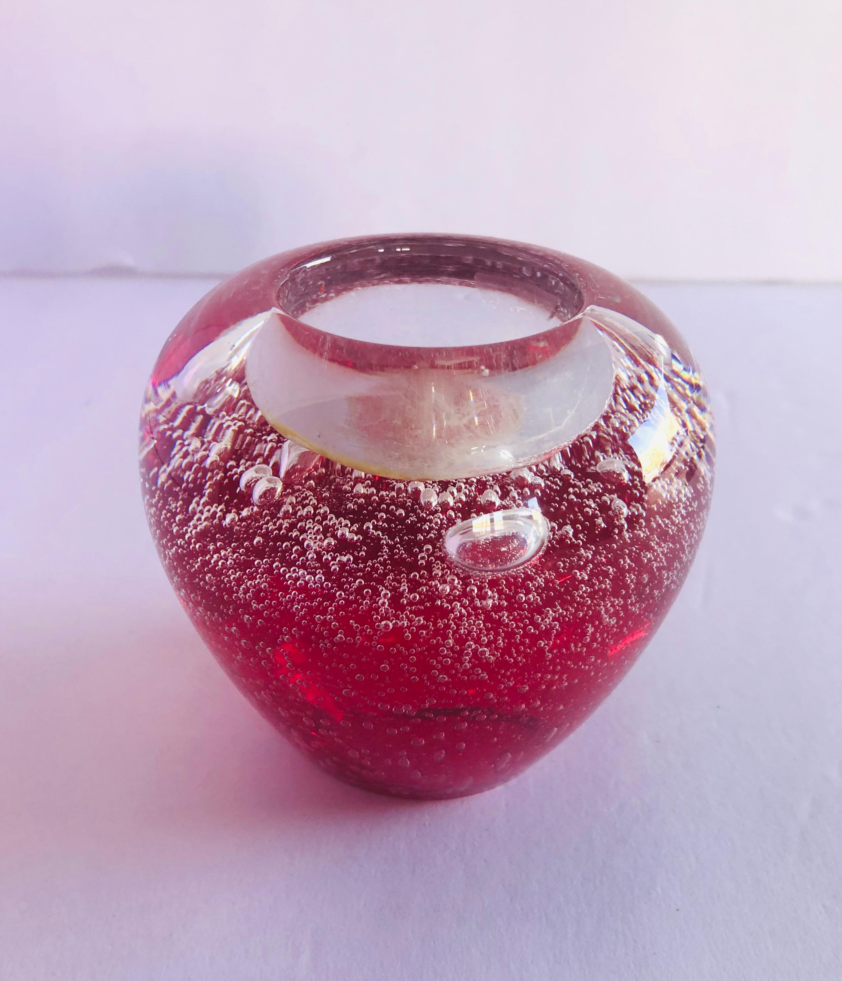 Vintage Italian red Murano glass tealight holder hand blown with bubbles inside the glass using Bollicine technique / Made in Italy, circa 1960s
Measures: Diameter 3.5 inches, height 3.25 inches
1 in stock in Palm Springs currently ON FINAL