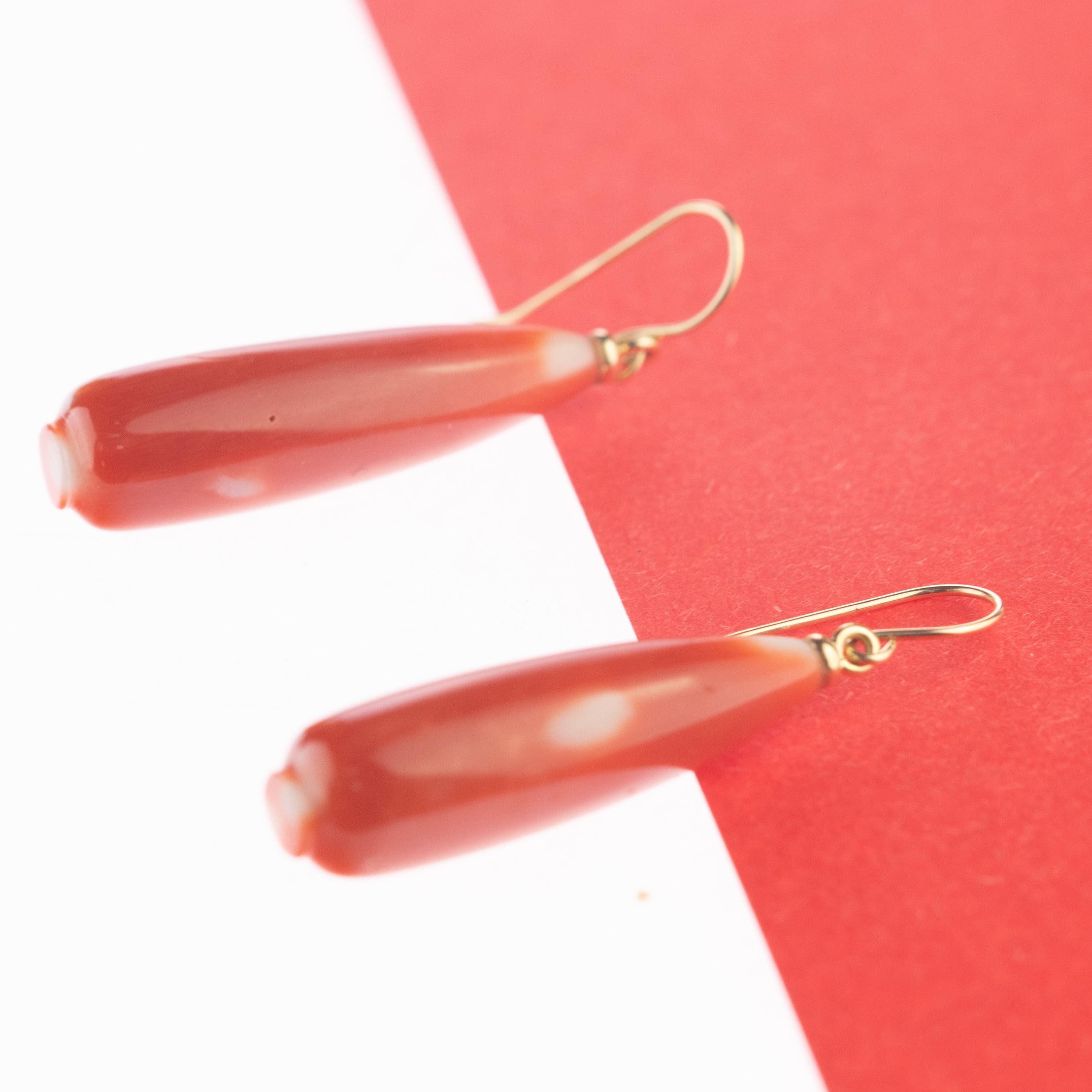 Art Nouveau Red Natural Coral Bold Tear Drop 18 Karat Yellow Gold Dangle Chic Earrings For Sale