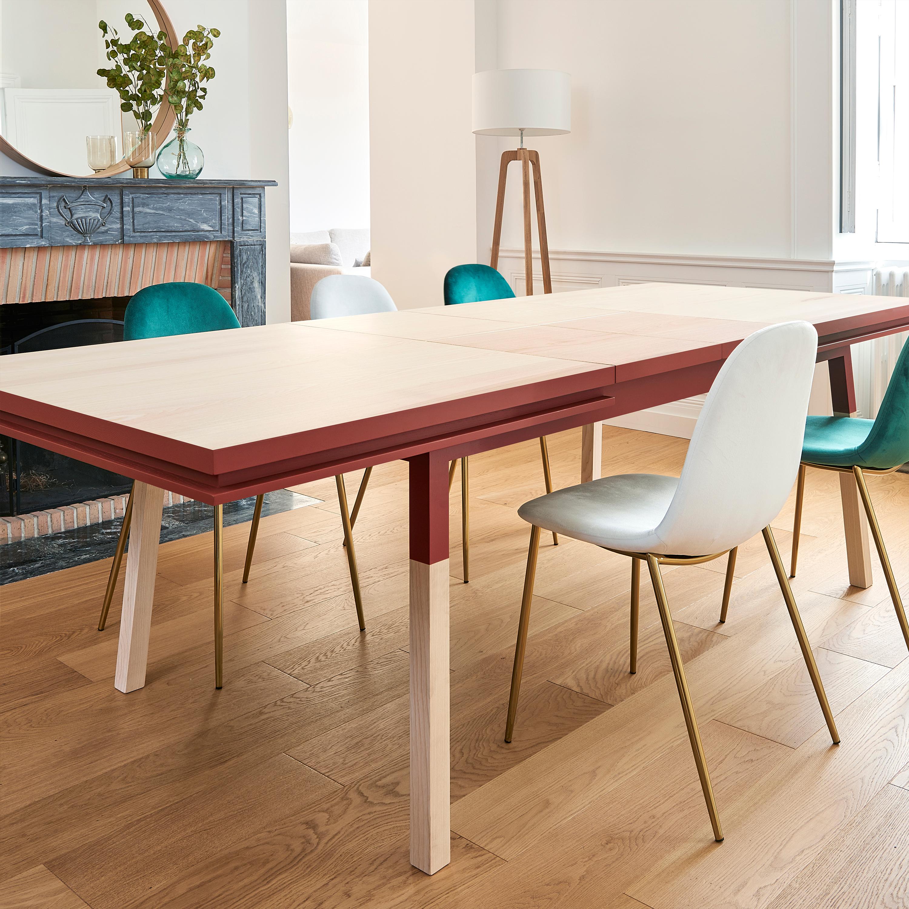 Scandinavian Modern Red & natural wood extensible dining table in solid wood, design E. Gizard For Sale