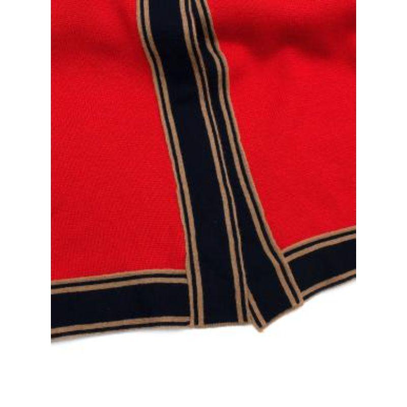 Rote & marineblaue Kaschmir-Strickjacke mit Knopfleiste CC im Angebot 2