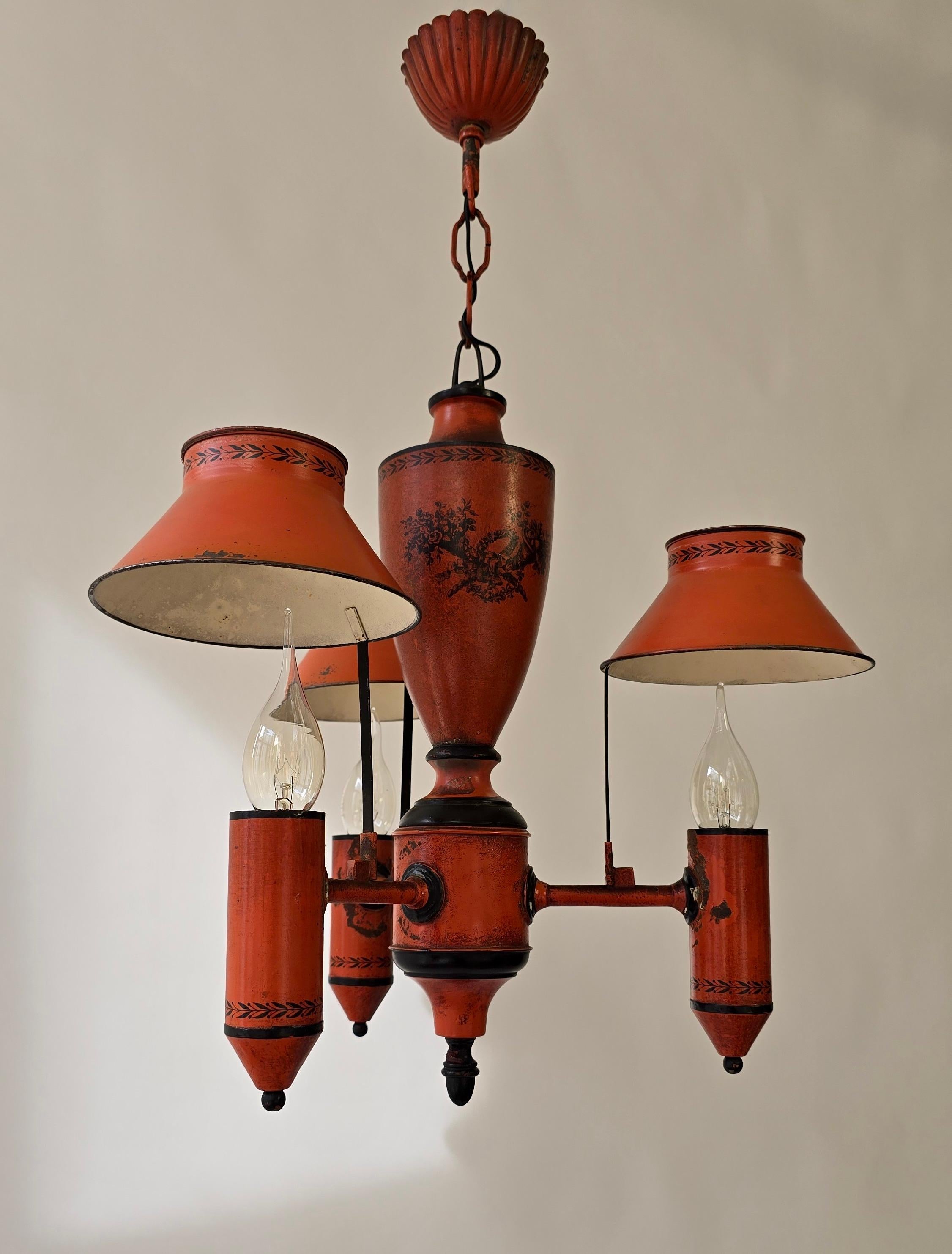 Red Neoclassical Tole Chandelier, Europe, ca. 1950 In Good Condition For Sale In Antwerp, BE
