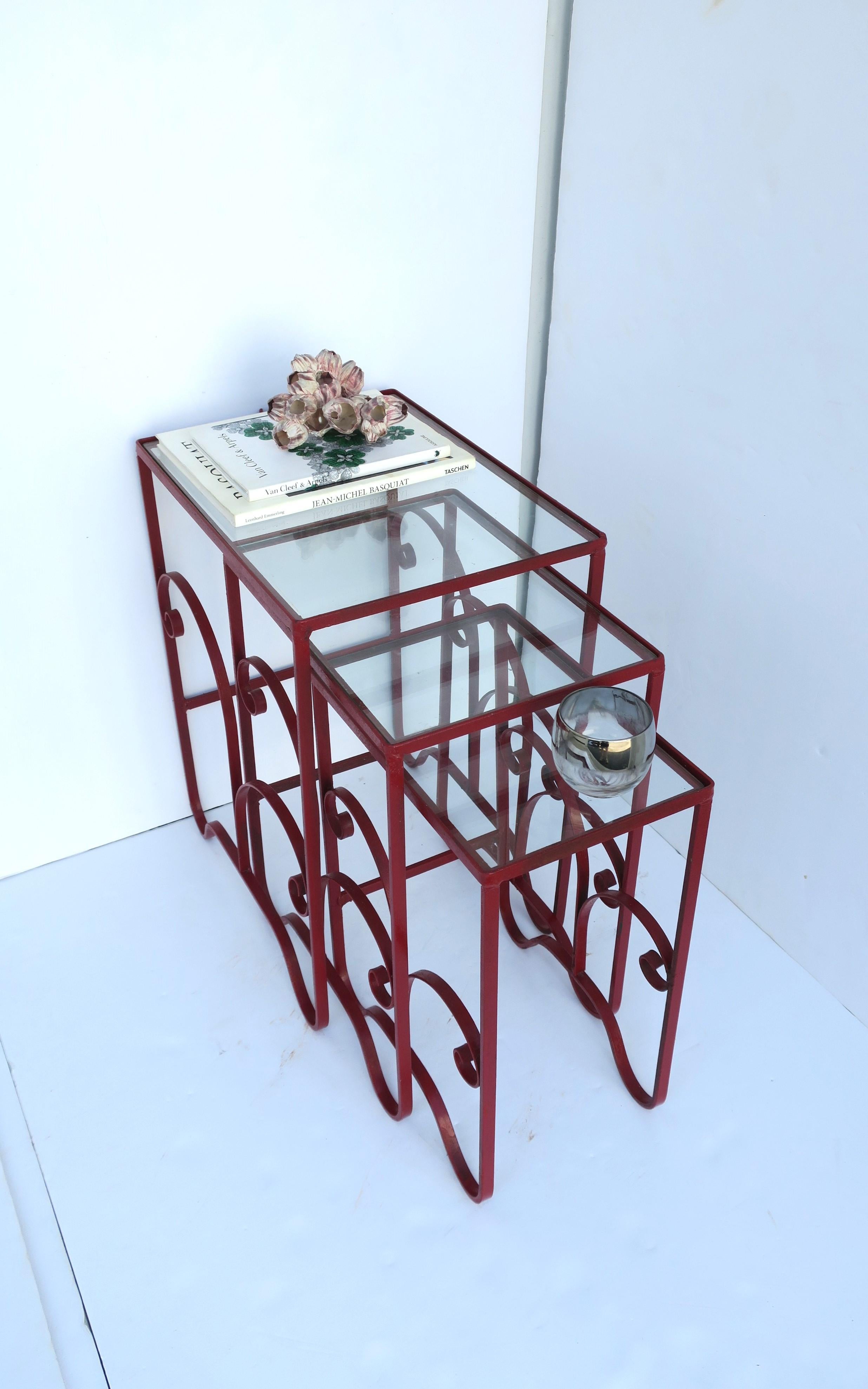 Red Nesting End Side Drinks Tables Outdoors or Indoors, Set of 3 In Good Condition For Sale In New York, NY