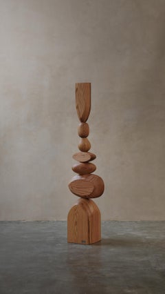 „Red Oak Standing Serene Totem Still Stand Nr. 22“: Gefertigt von Joel Escalona