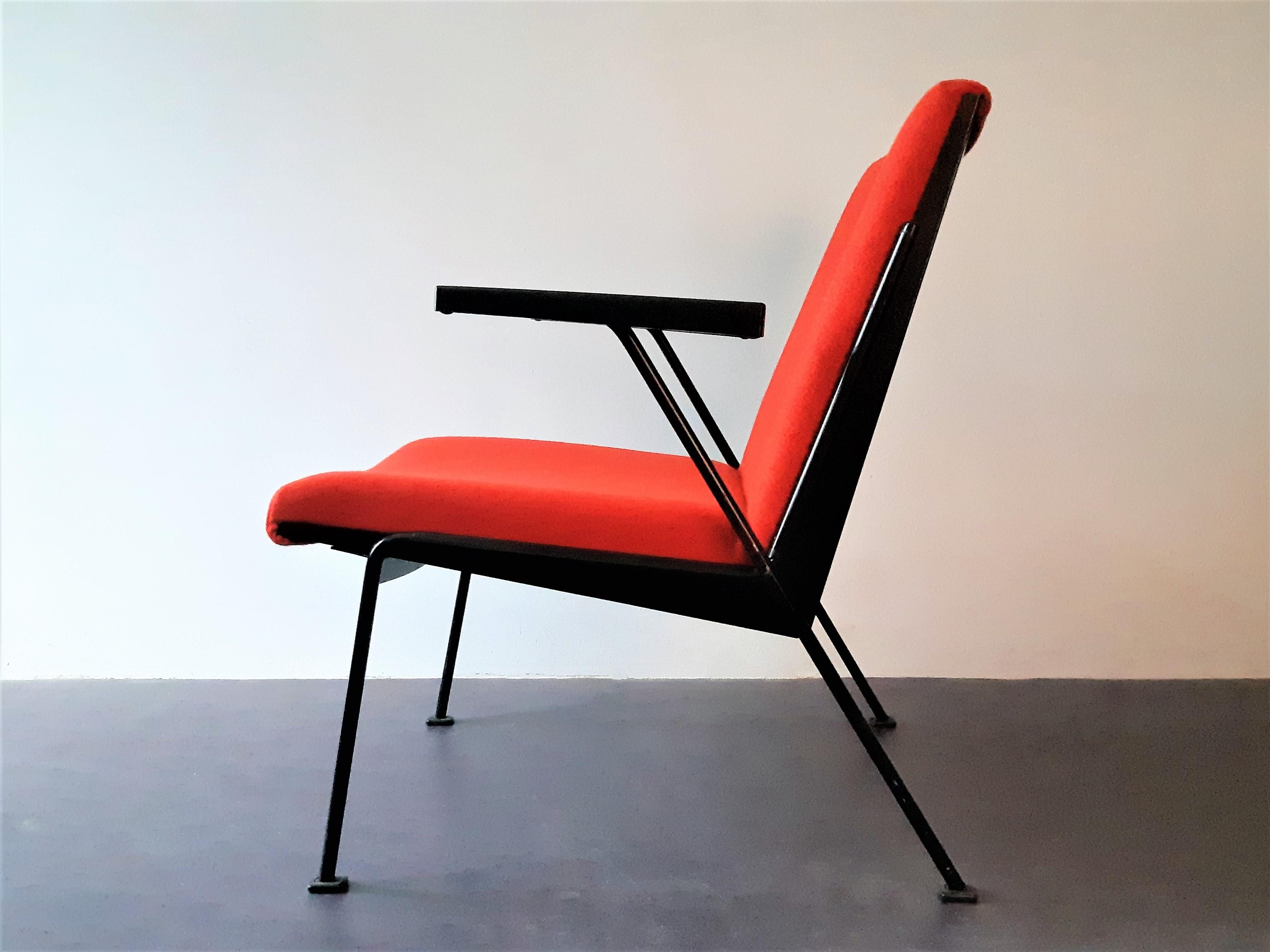 Mid-Century Modern Red 'Oase' Lounge Chair with Armrests by Wim Rietveld for Ahrend, 3 Available For Sale