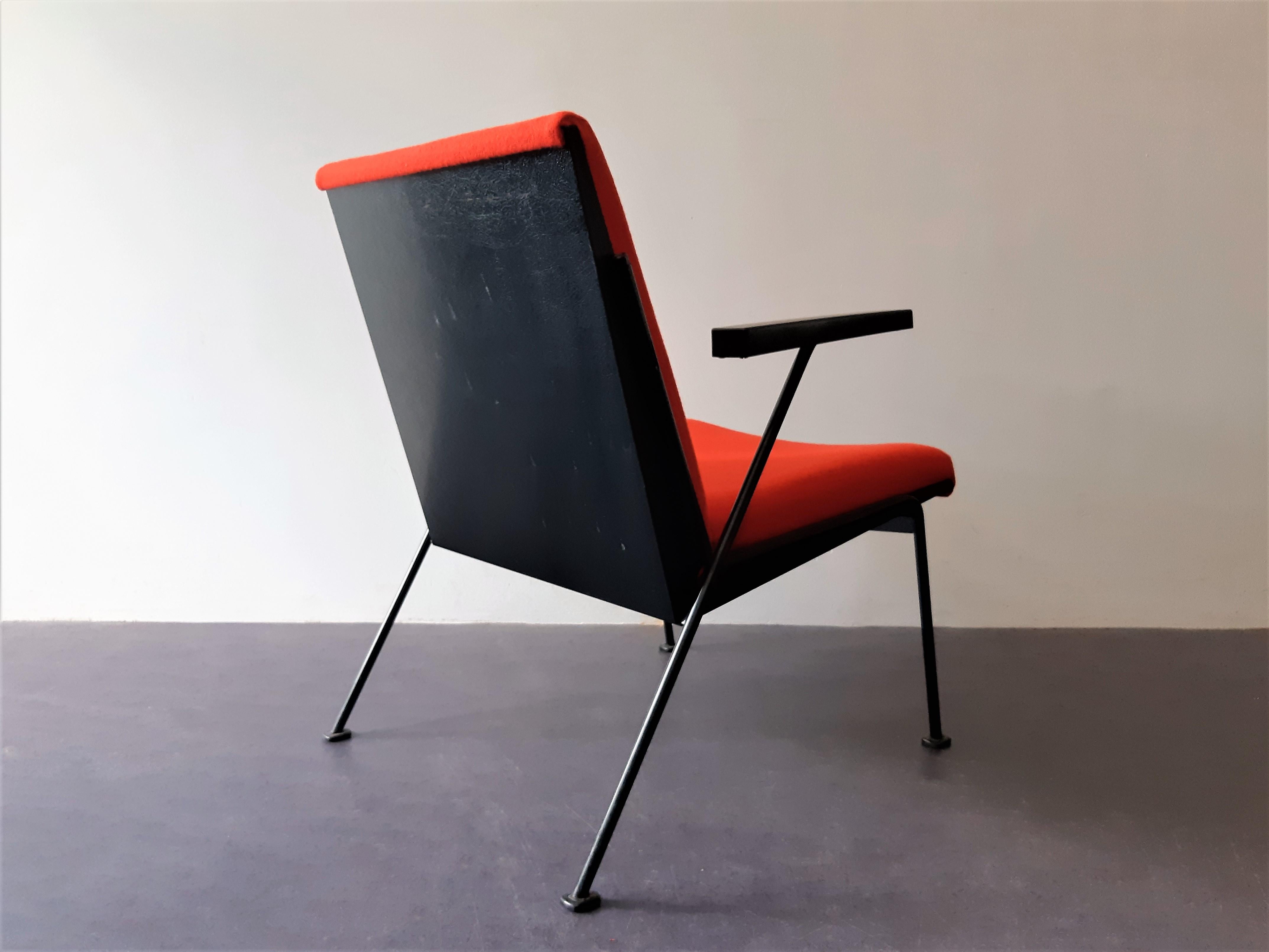 Dutch Red 'Oase' Lounge Chair with Armrests by Wim Rietveld for Ahrend, 3 Available For Sale