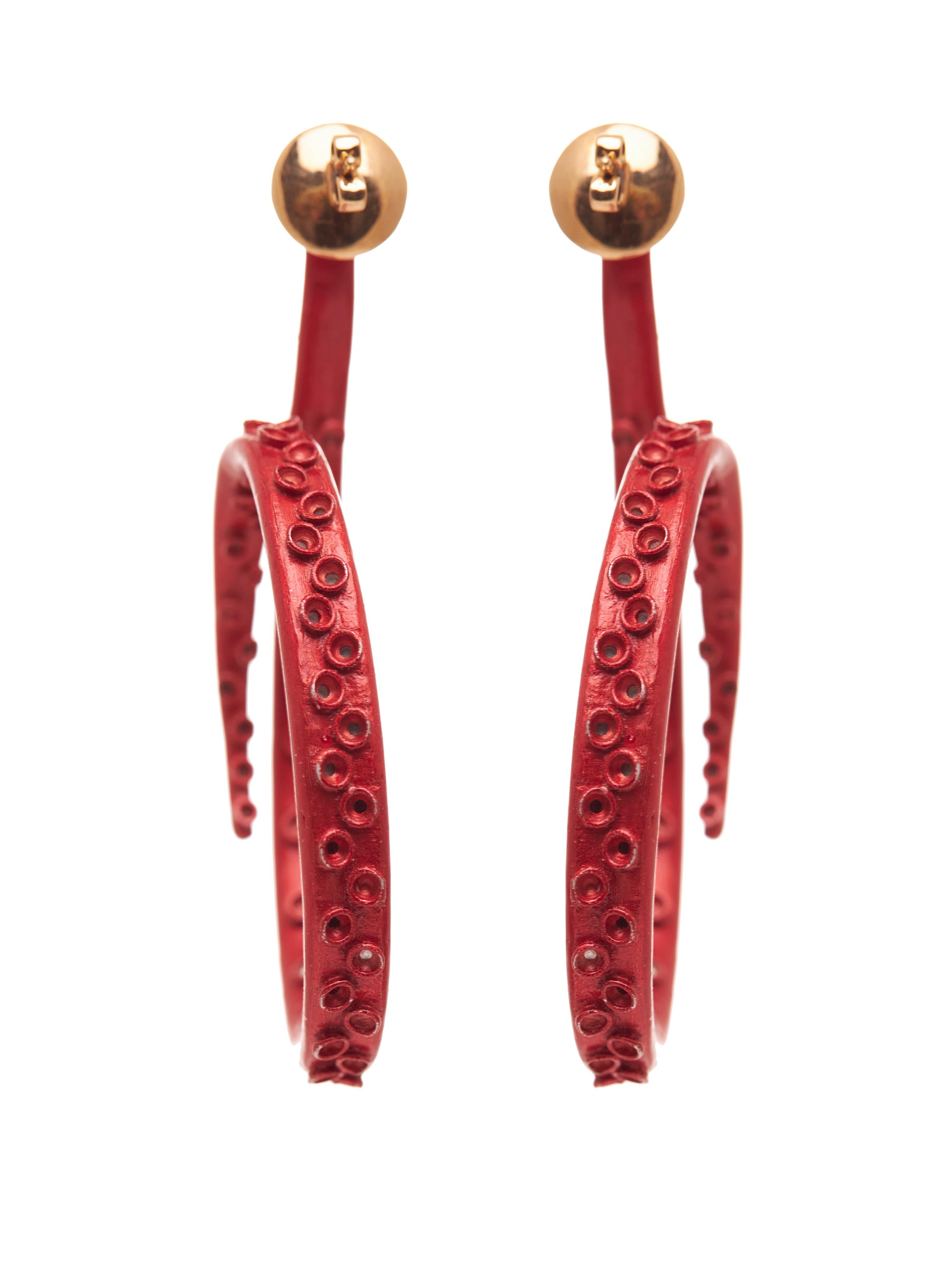 Taglio grezzo Orecchini a forma di polpo rosso in alluminio riciclato, oro 18kt e diamanti in vendita