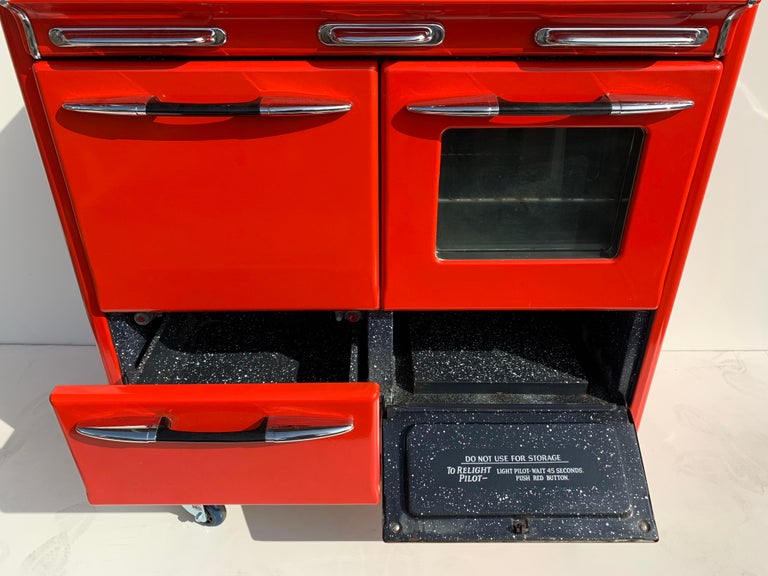 Red O'Keefe and Merritt Stove, 1948 For Sale at 1stDibs