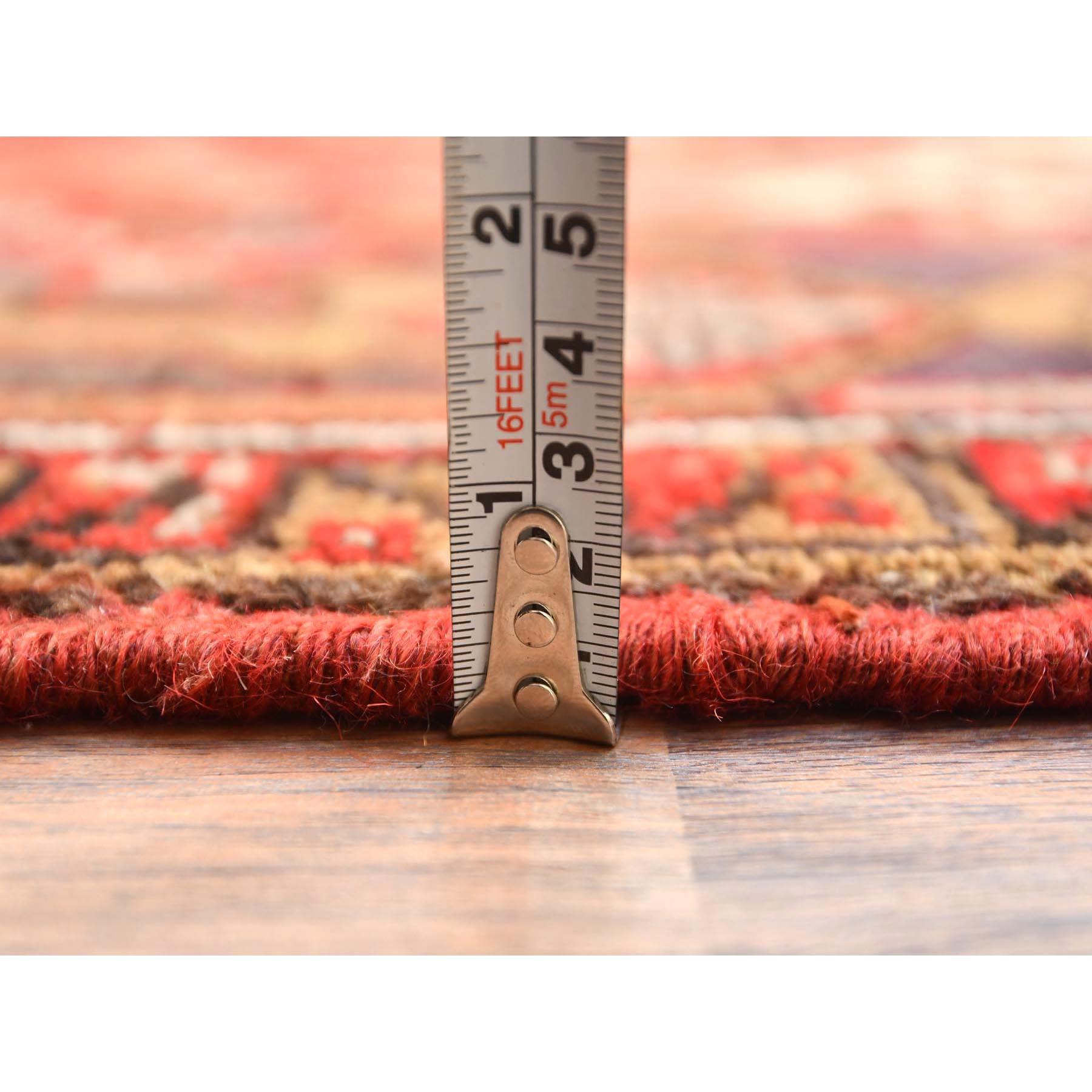 Roter, böhmischer, persischer Heriz-Teppich aus Wolle, handgeknüpft, rustikaler Gefühl im Angebot 4