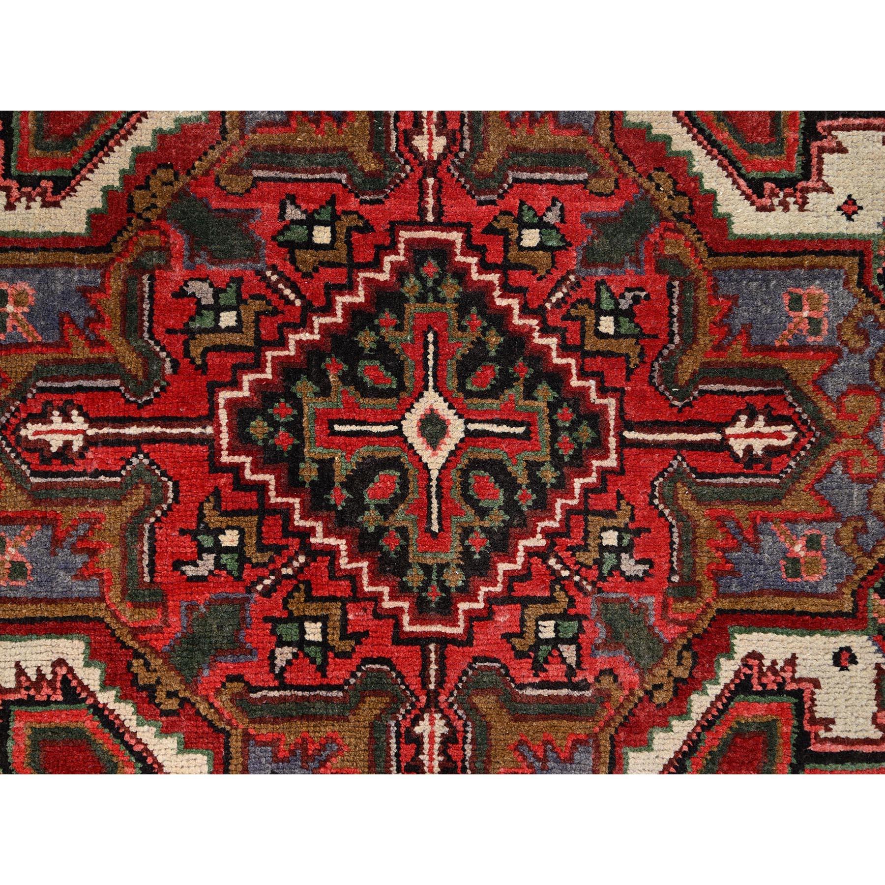 Red Old Persian Heriz Hand knotted Abrash Central Medallion Pure Wool Clean Rug For Sale 4