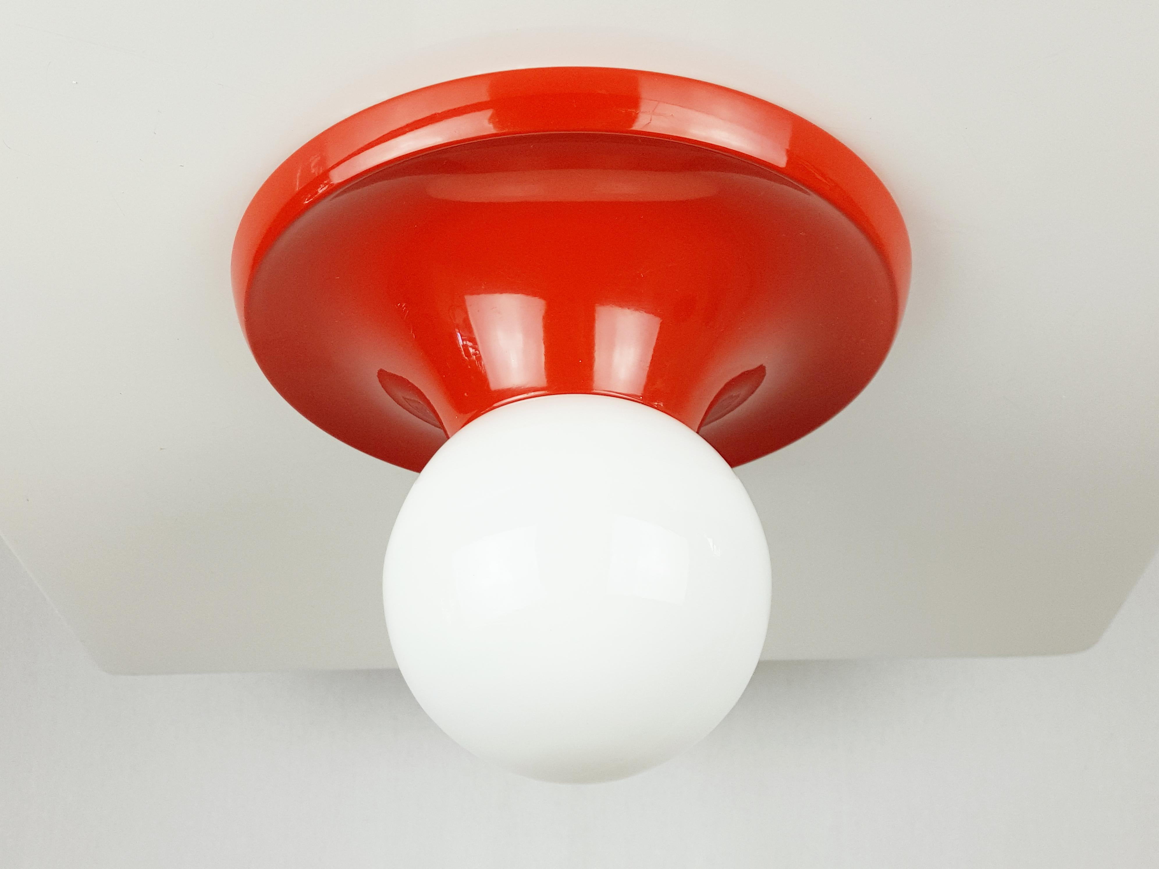 Molded Red-Orange Aluminium & Opaline Glass Balum Sconce by A. Castiglioni for Arteluce For Sale
