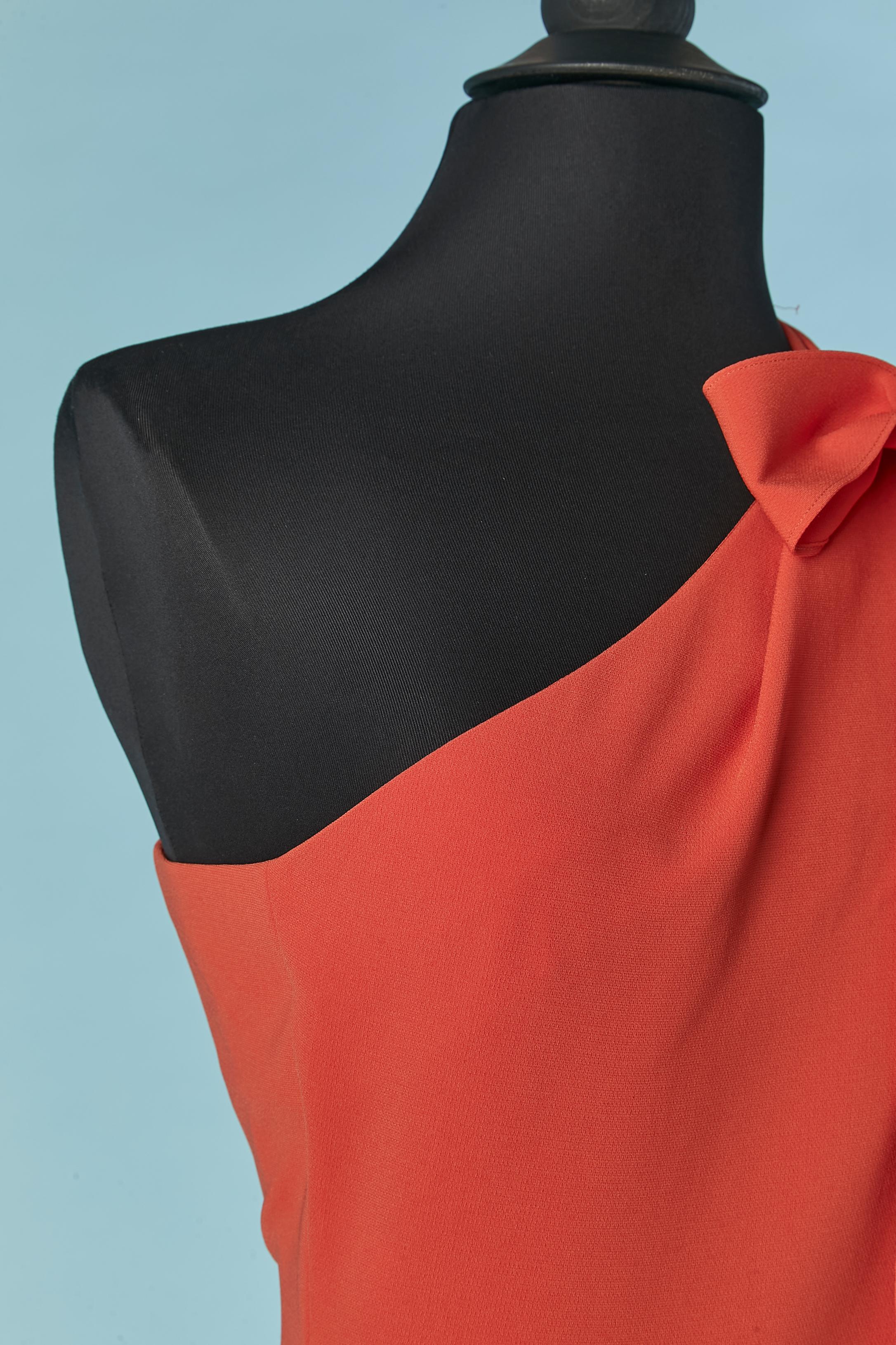 Asymmetrisches Abendkleid in Rot-orange mit Schleife Boutique MOSCHINO im Zustand „Hervorragend“ im Angebot in Saint-Ouen-Sur-Seine, FR