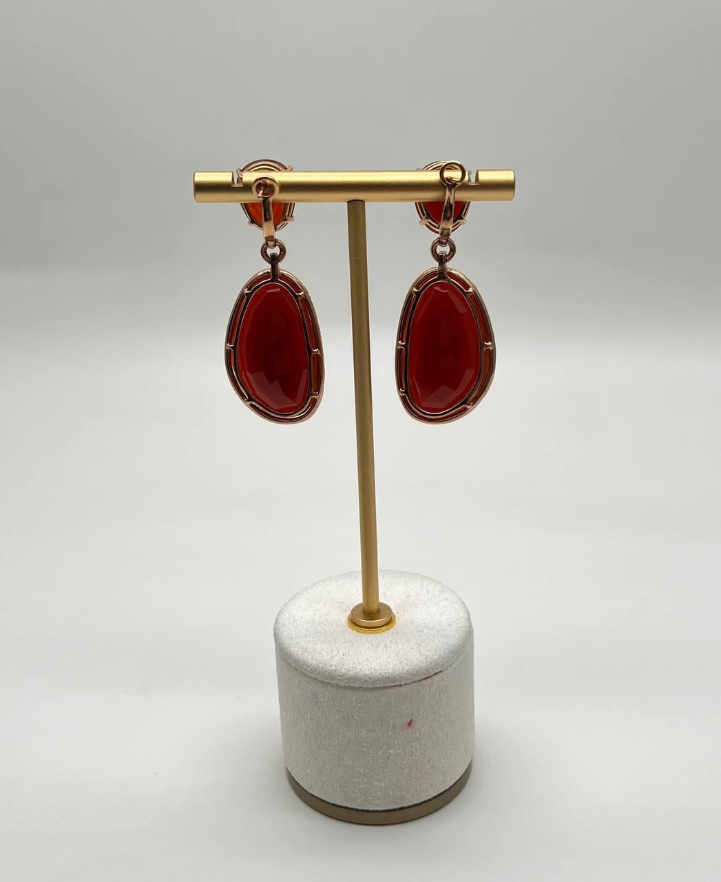 Pendientes de Gota de Oro Amarillo de 14 K con Aureola de Diamantes de Cornalina Naranja Roja en venta 1