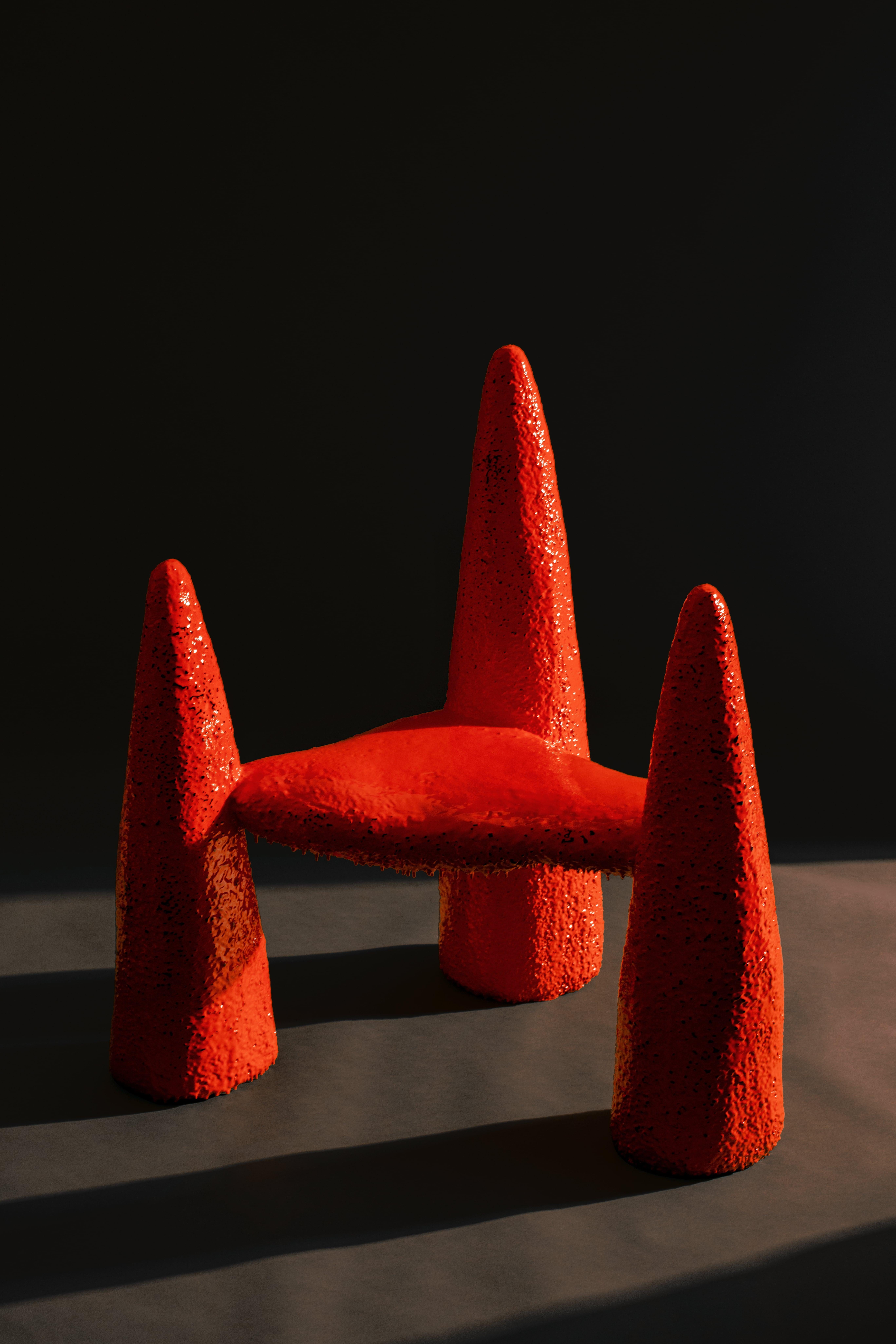 Del Cielo Y La TIerra Stuhl in Rot-Orange von Alberto Vitelio (21. Jahrhundert und zeitgenössisch) im Angebot