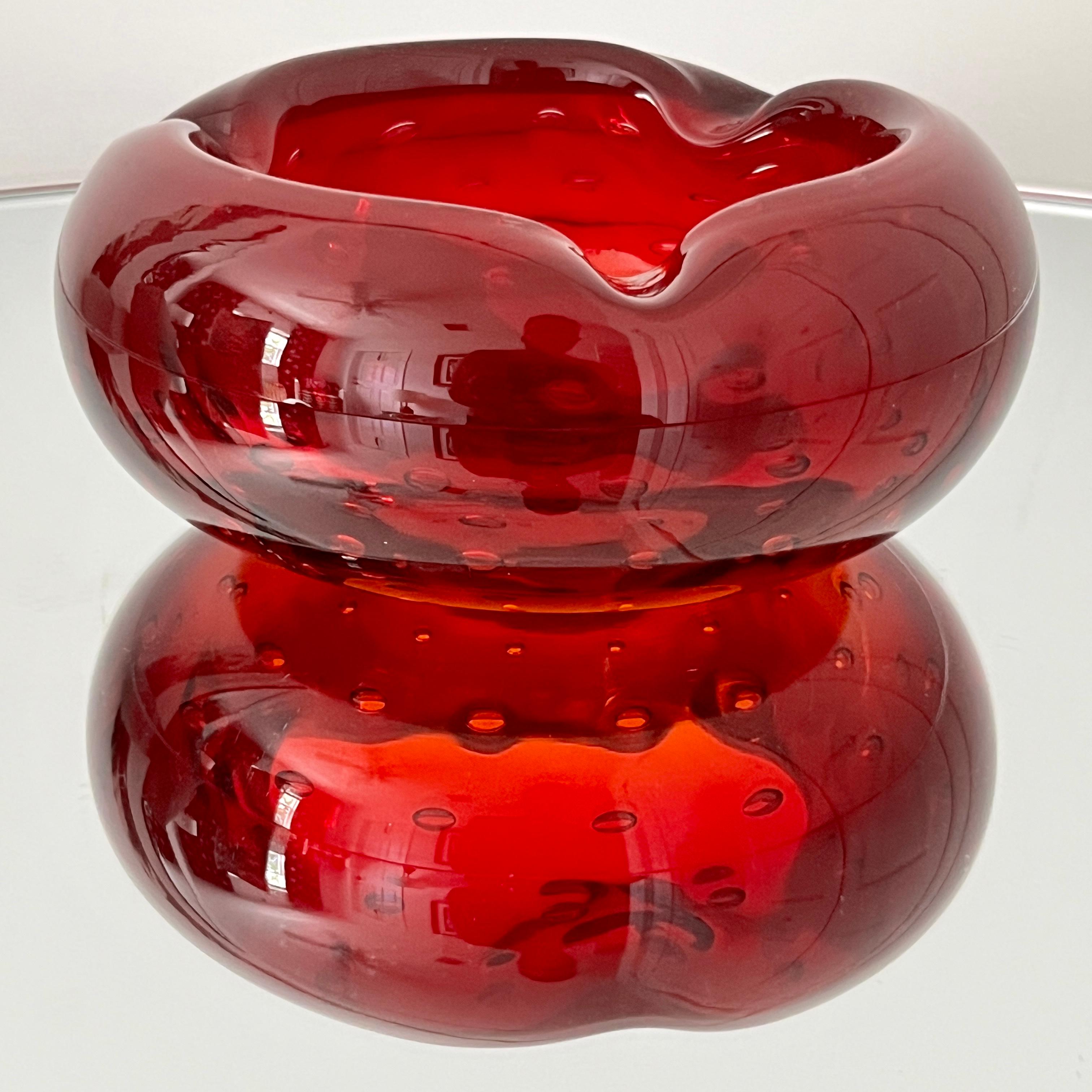 Mid-Century Modern Red Orange Murano Ashtray with Controlled Bubble Design by Seguso, circa 1950s For Sale