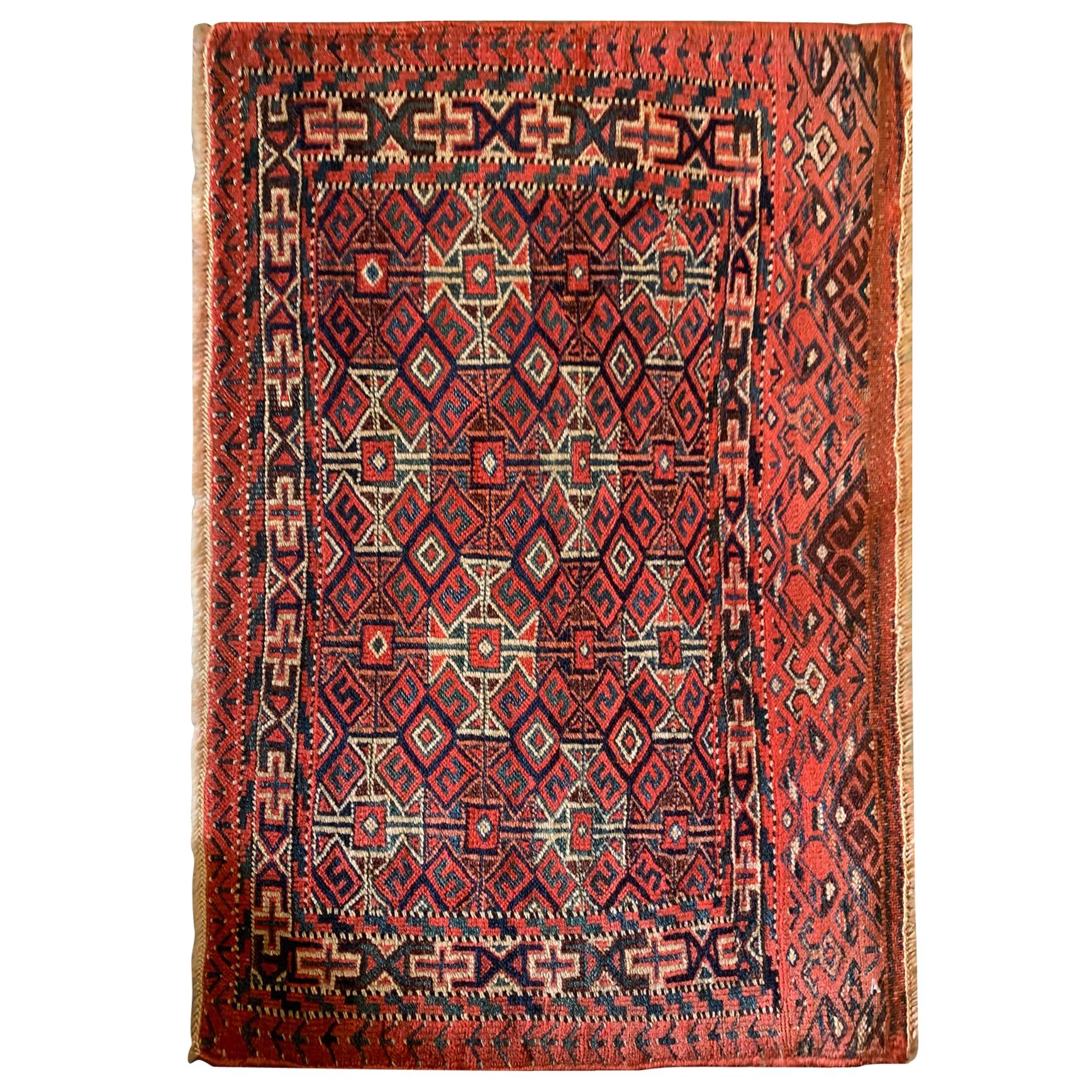 Roter orientalischer antiker Teppich, turkmenischer Teppich Geometrischer Wollteppich