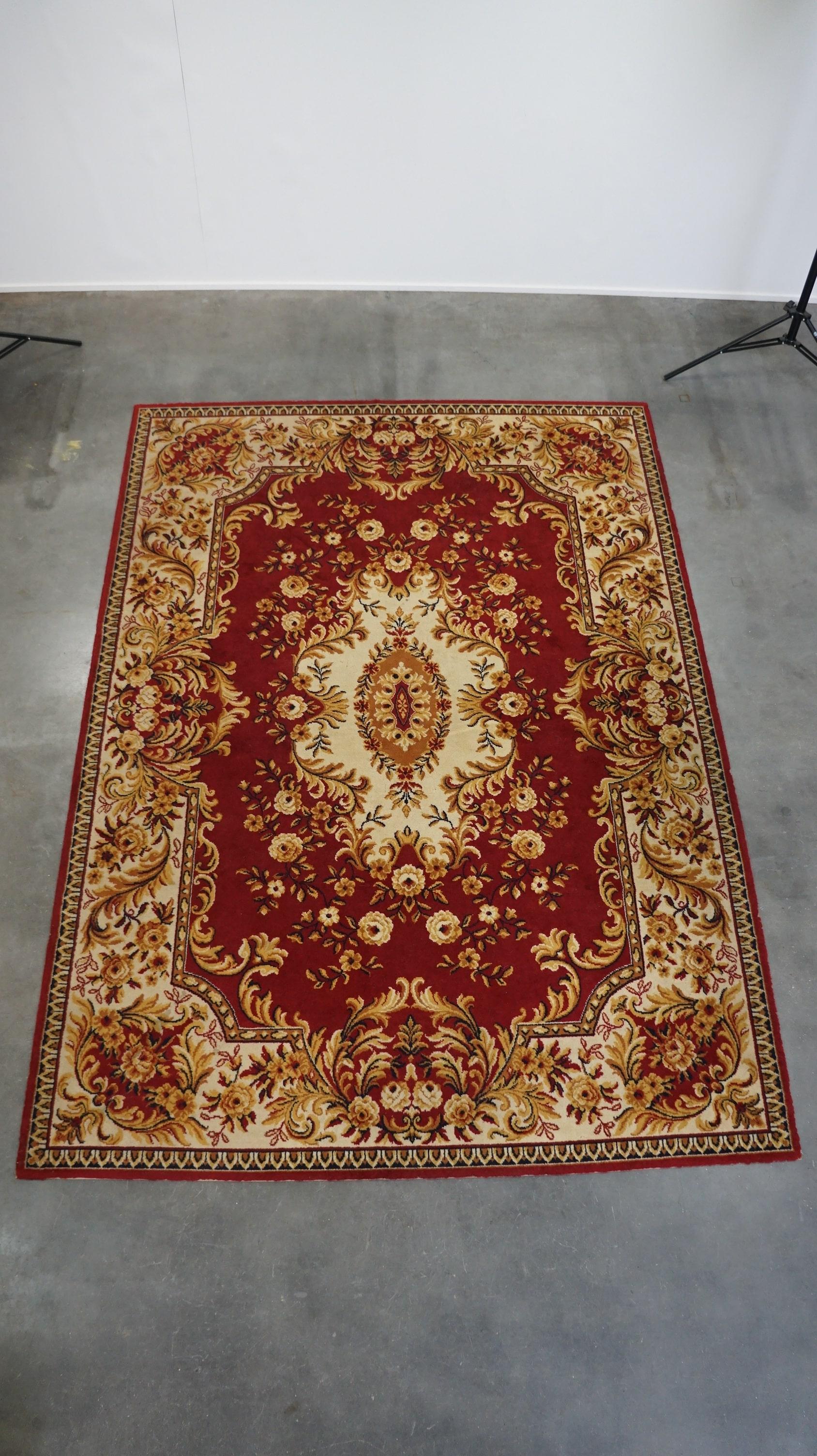 Hand-Woven Red oriental wool rug with yellow flowers 285x200cm For Sale
