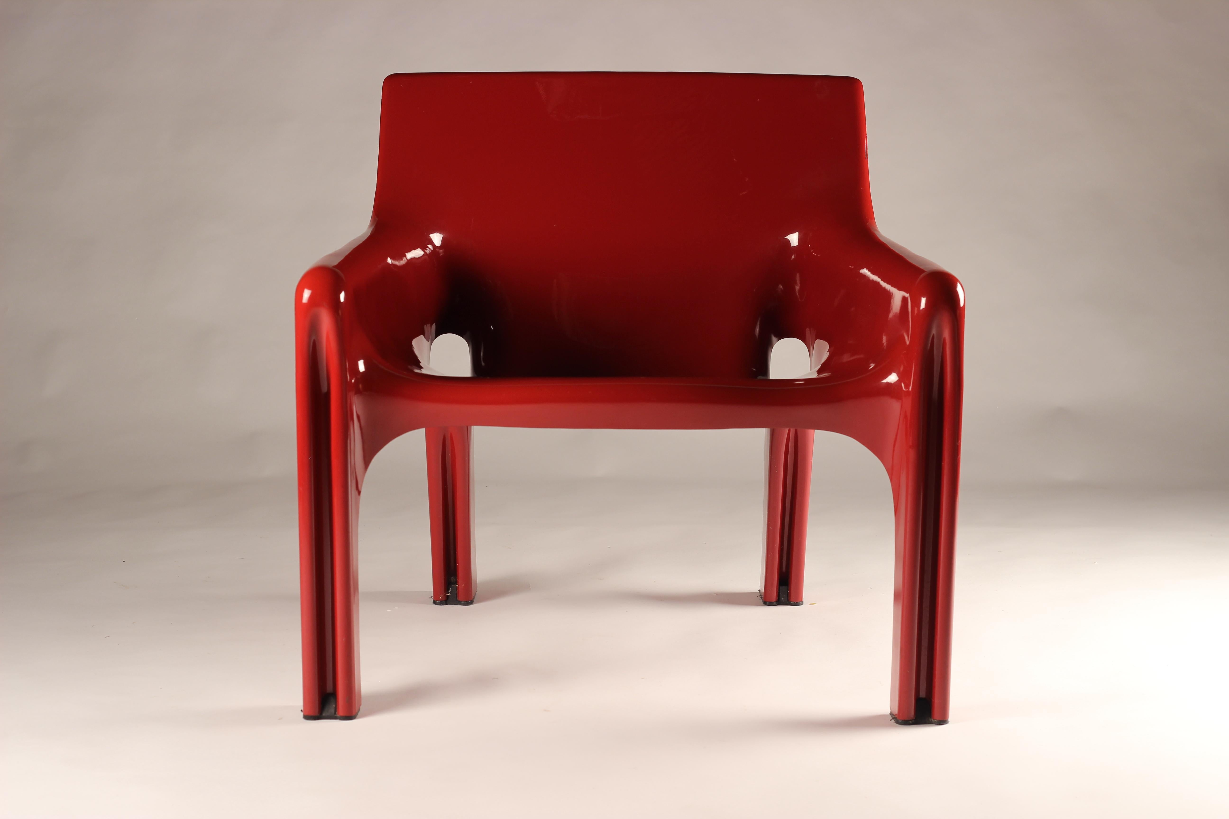 Red Original Lounge Chair Vicario Designed by Vico Magistretti Made by Artemide In Good Condition In London, GB