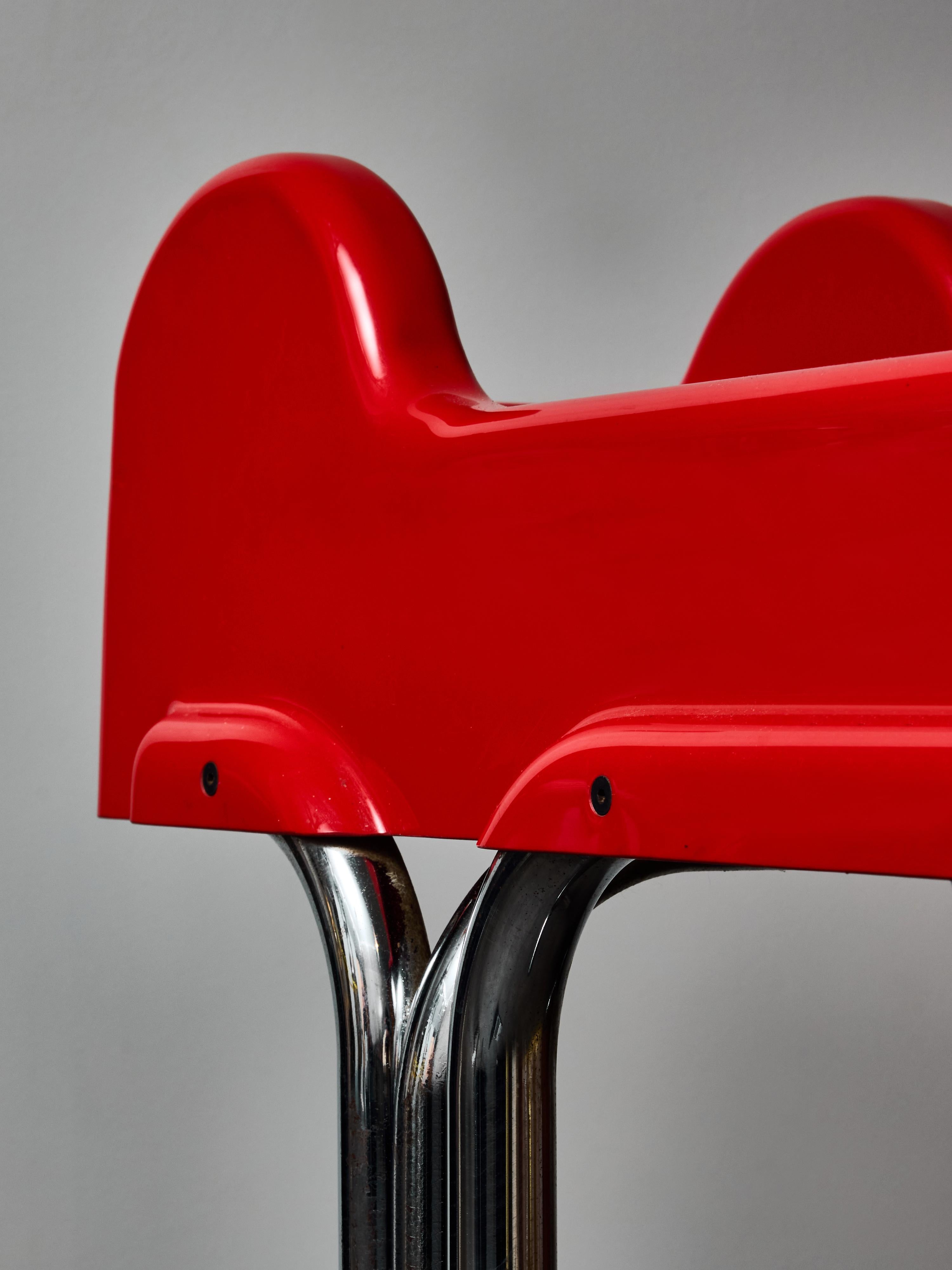 Italian Red Orix Desk by Vittorio Parigi and Nani Prina for Molteni For Sale