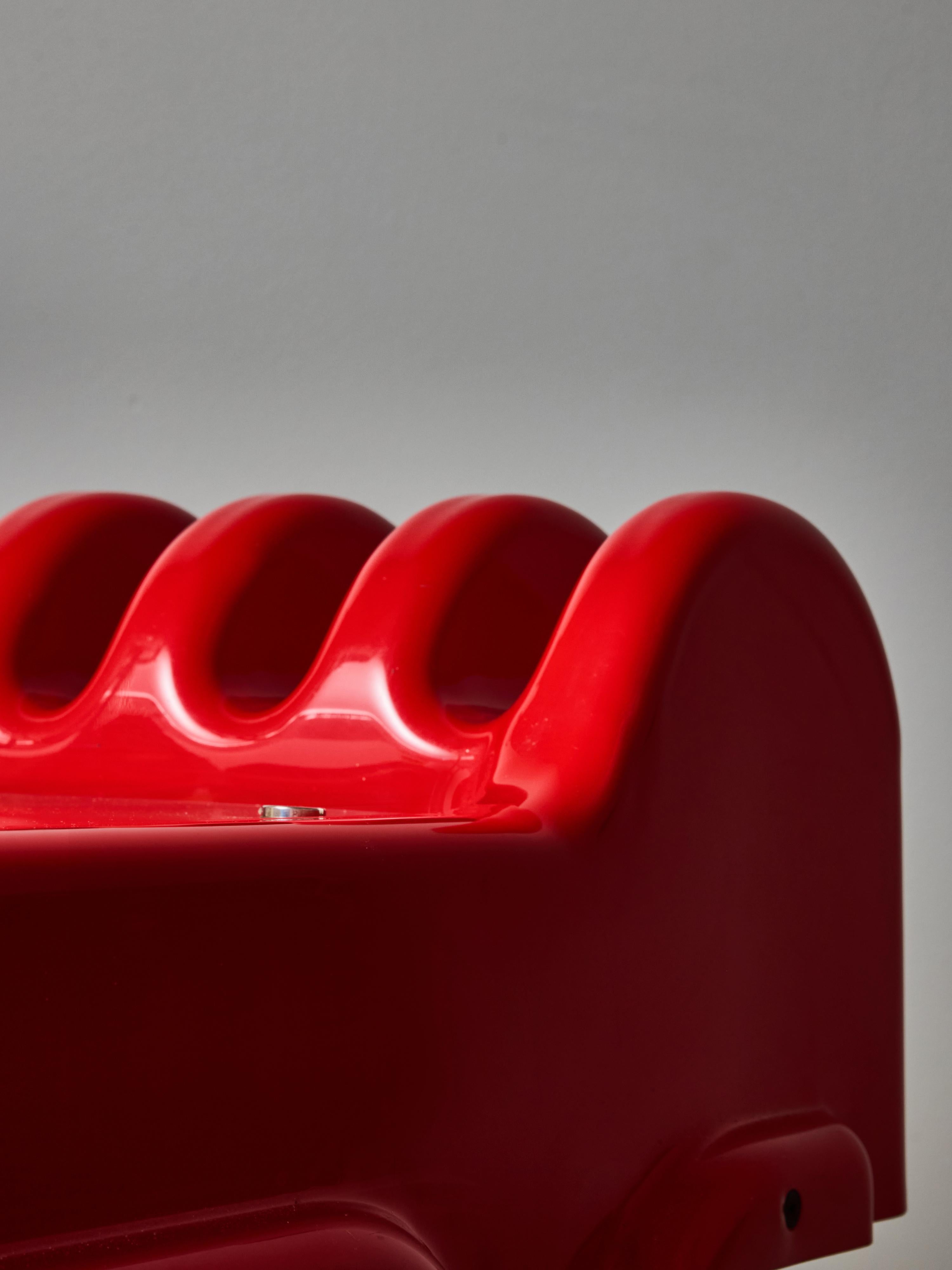 Red Orix Desk by Vittorio Parigi and Nani Prina for Molteni For Sale 1