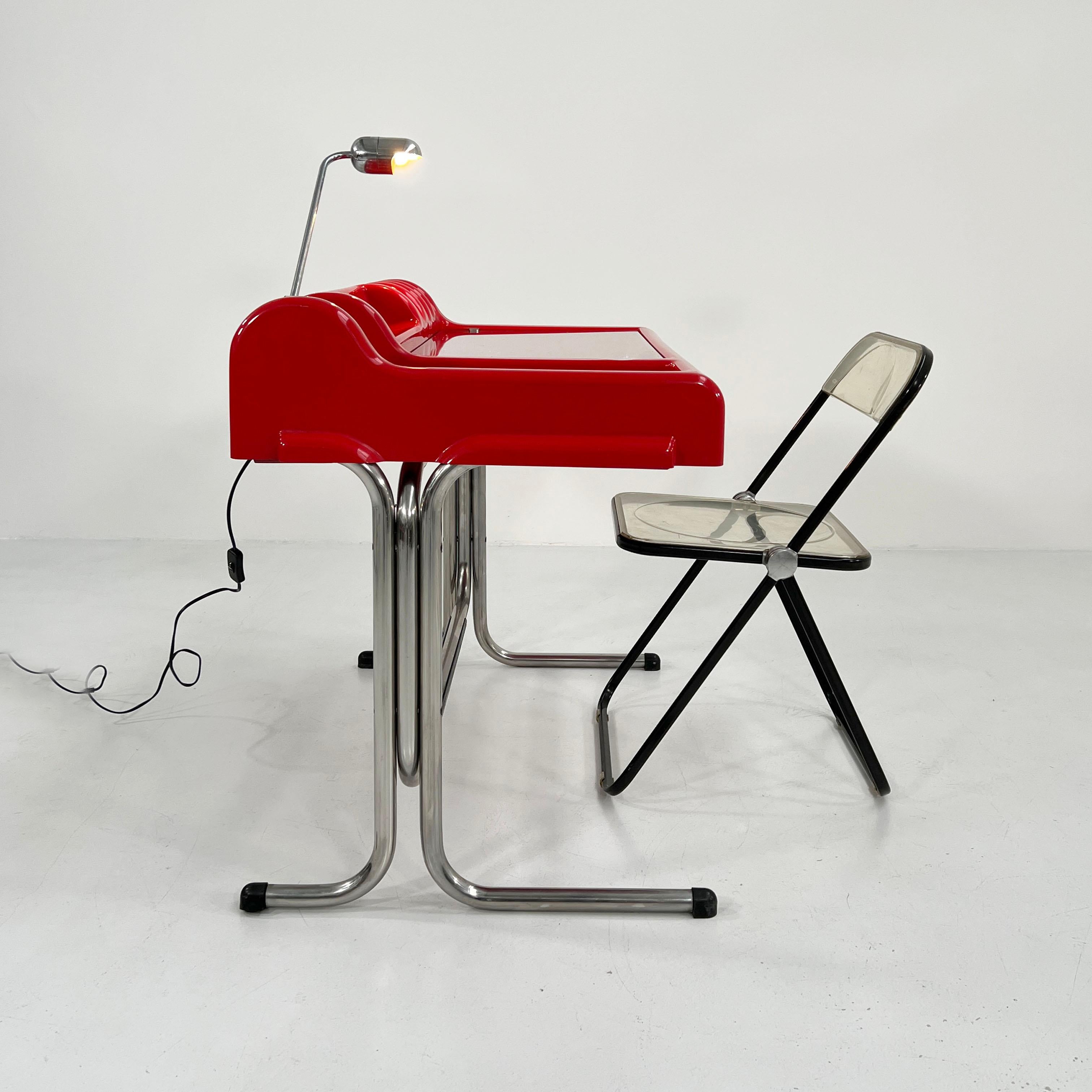 Red Orix Desk by Vittorio Parigi & Nani Prina for Molteni, 1970s In Good Condition In Ixelles, Bruxelles