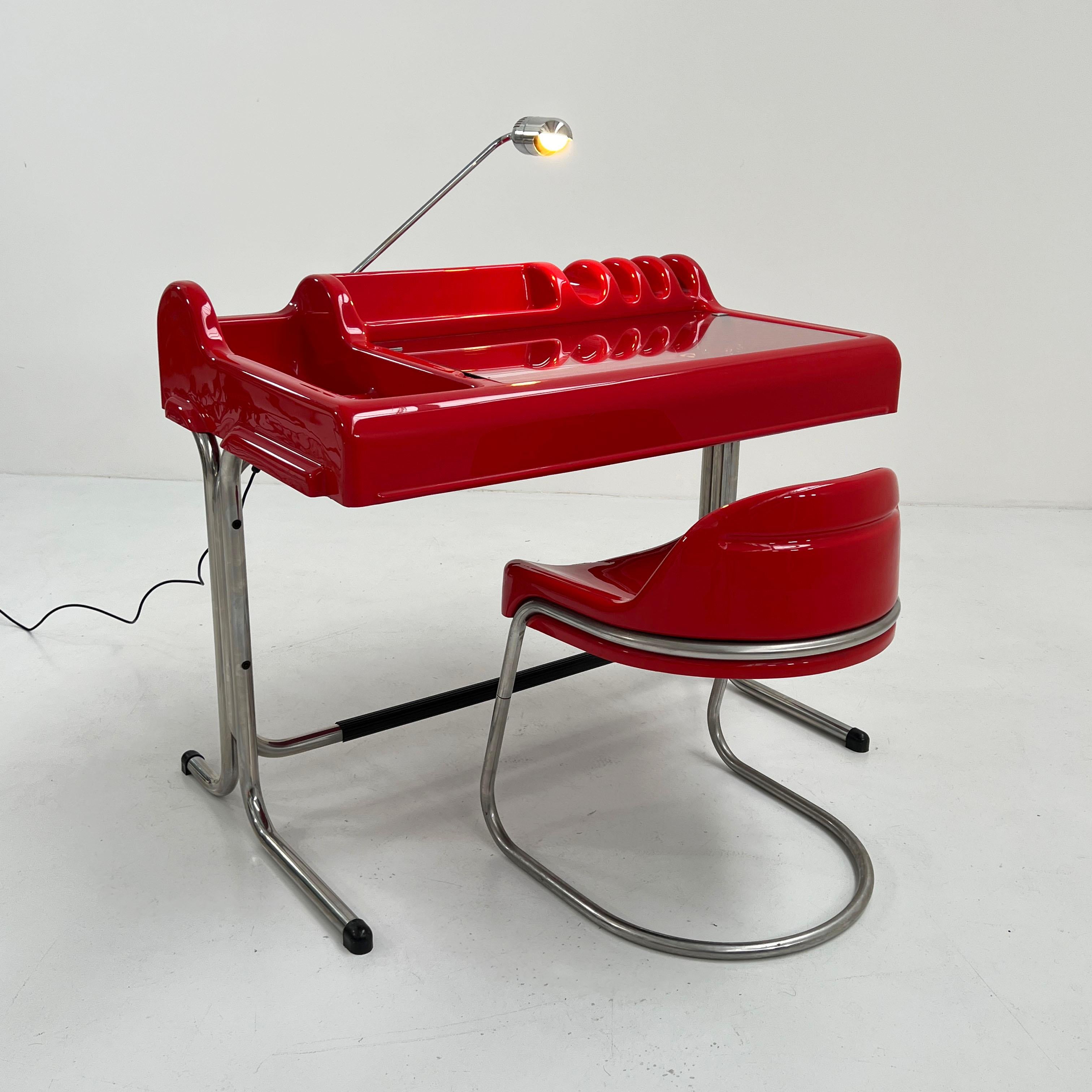 Red Orix Desk by Vittorio Parigi & Nani Prina for Molteni, 1970s 2