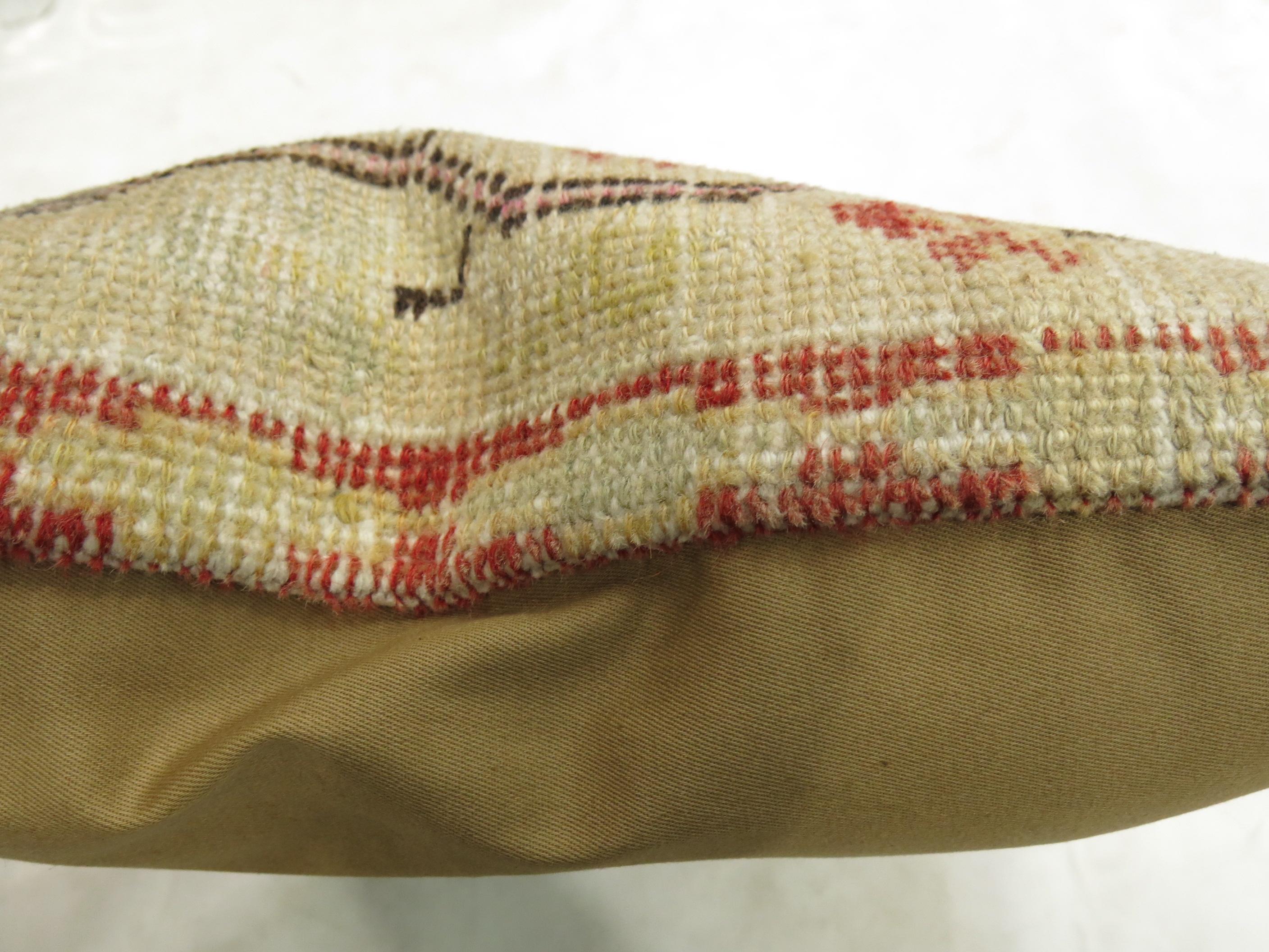 Cuscino ricavato da un tappeto turco Oushak. Rosso, beige e verde chiaro

Misure: 1'5