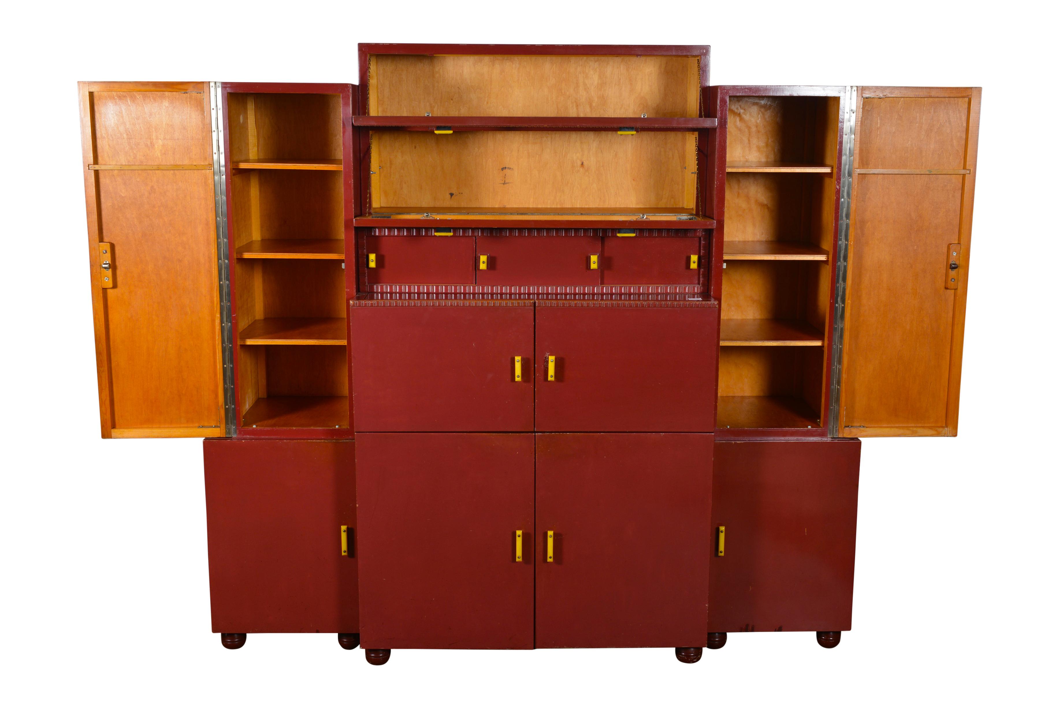 Red painted Belgian Art Deco Cabinet, circa 1930 For Sale 1