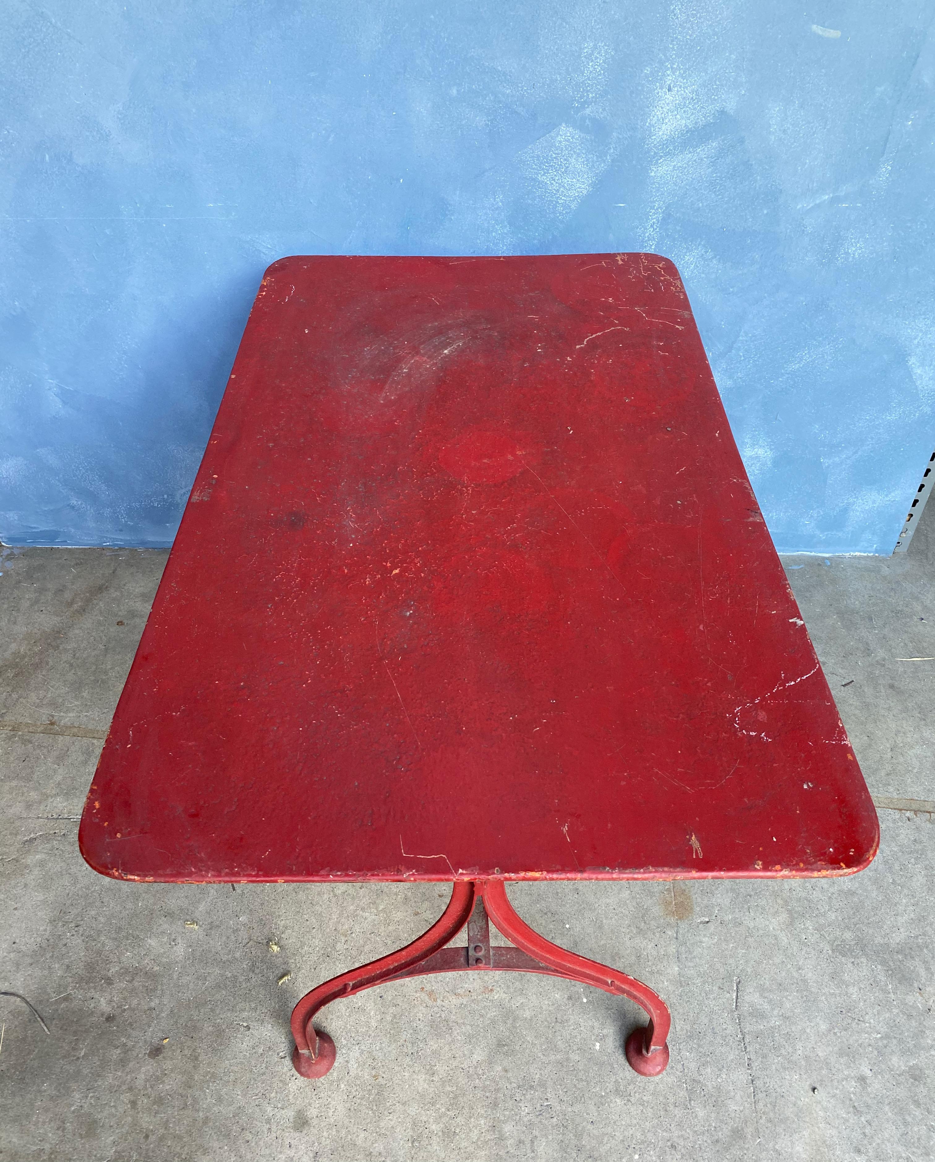 Early 20th Century Red Painted French Iron Garden Table For Sale