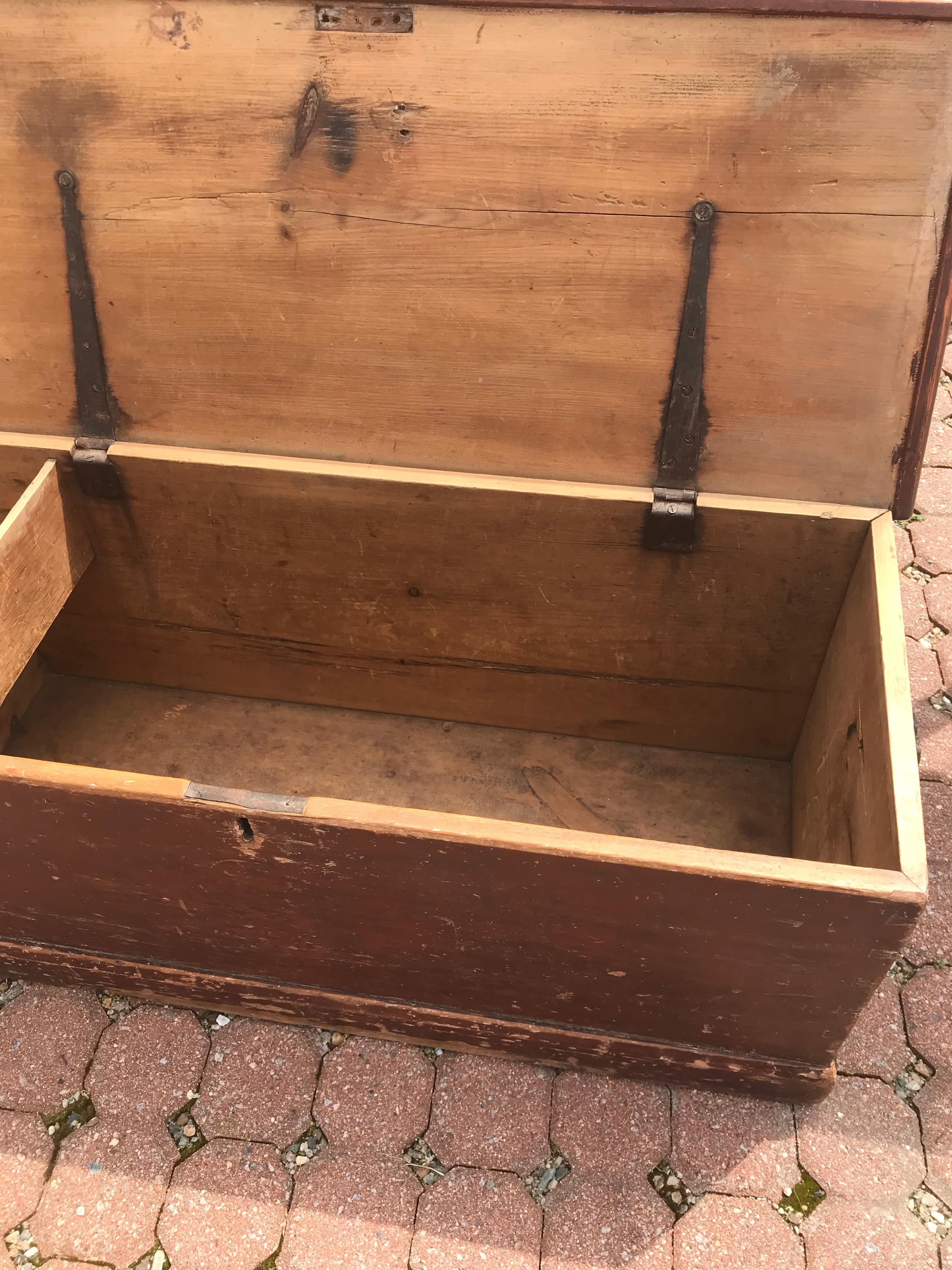 19th Century Blanket Chest with Heart Handles in Old Red Paint In Good Condition In Nantucket, MA