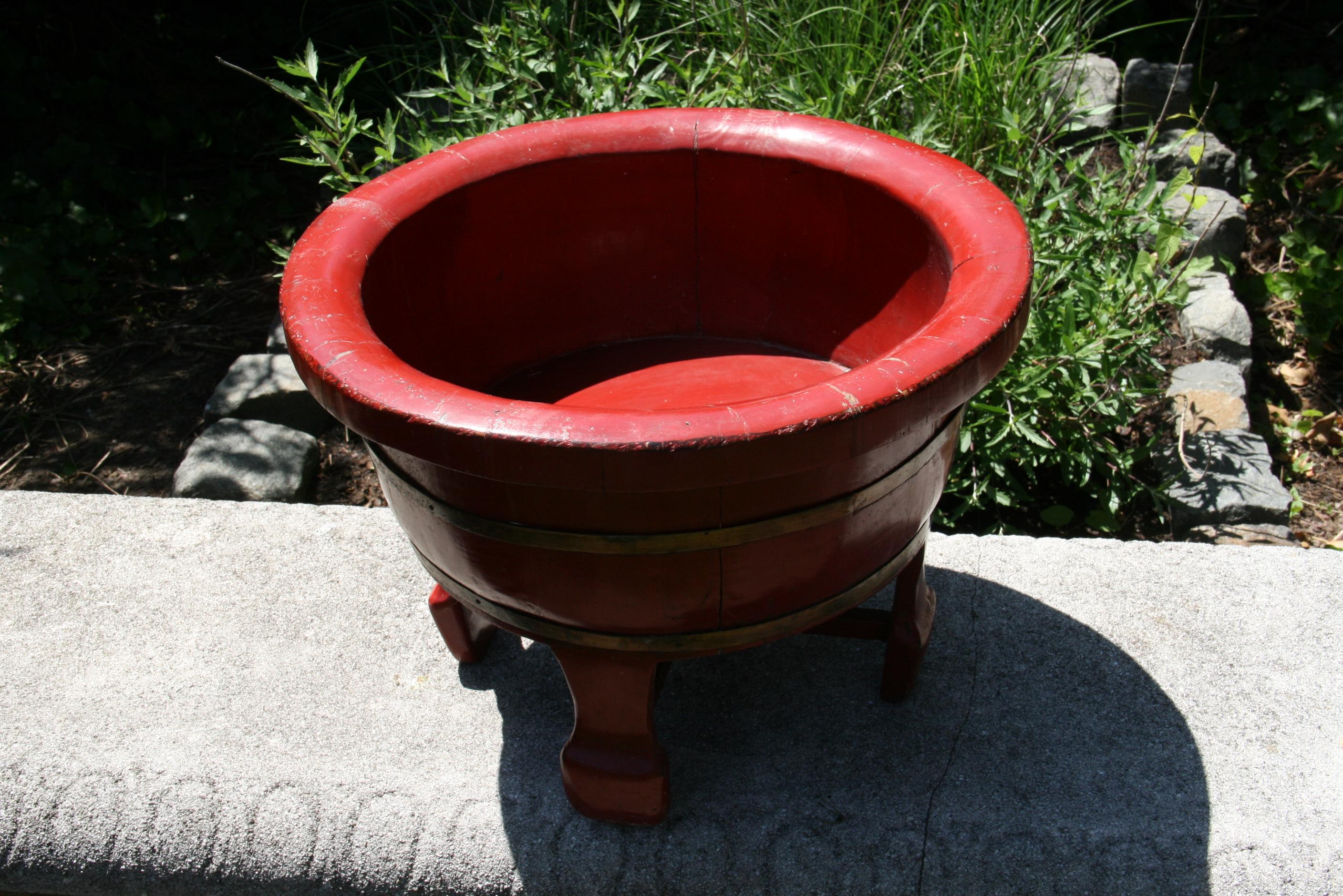 Japanese Red Painted Wood Barrel Planter Bowl on Stand In Good Condition For Sale In Douglas Manor, NY