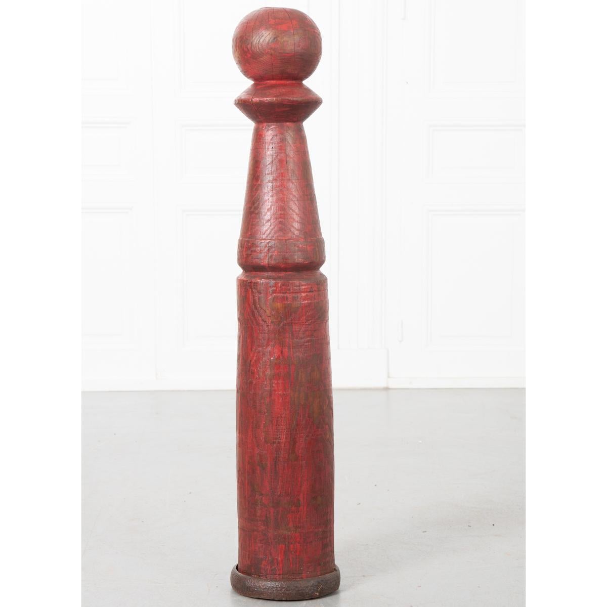 Red Painted Wood Column In Good Condition For Sale In Baton Rouge, LA