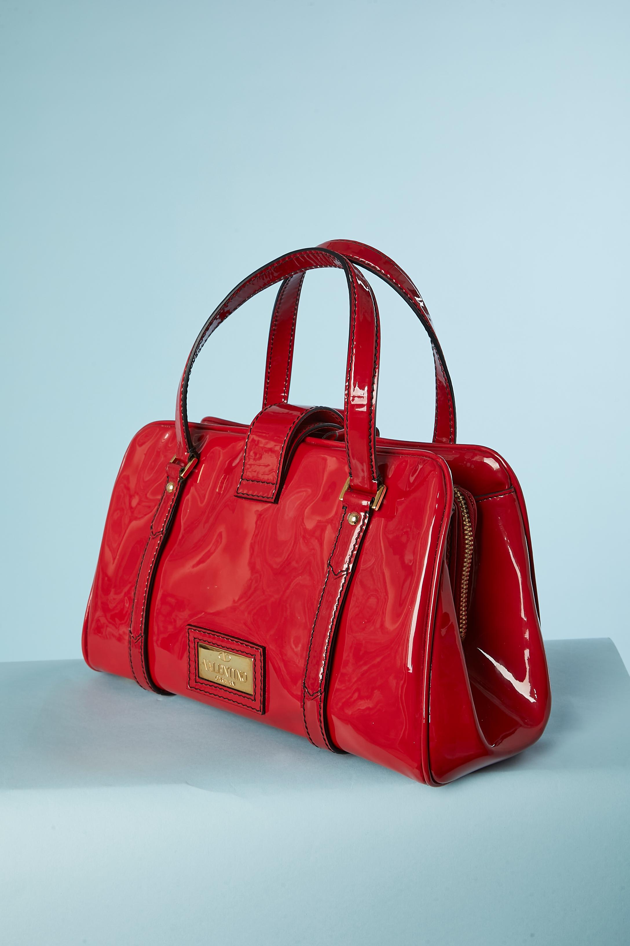 Red patent leather hand-bag Valentino Garavani Numbered  In Excellent Condition For Sale In Saint-Ouen-Sur-Seine, FR