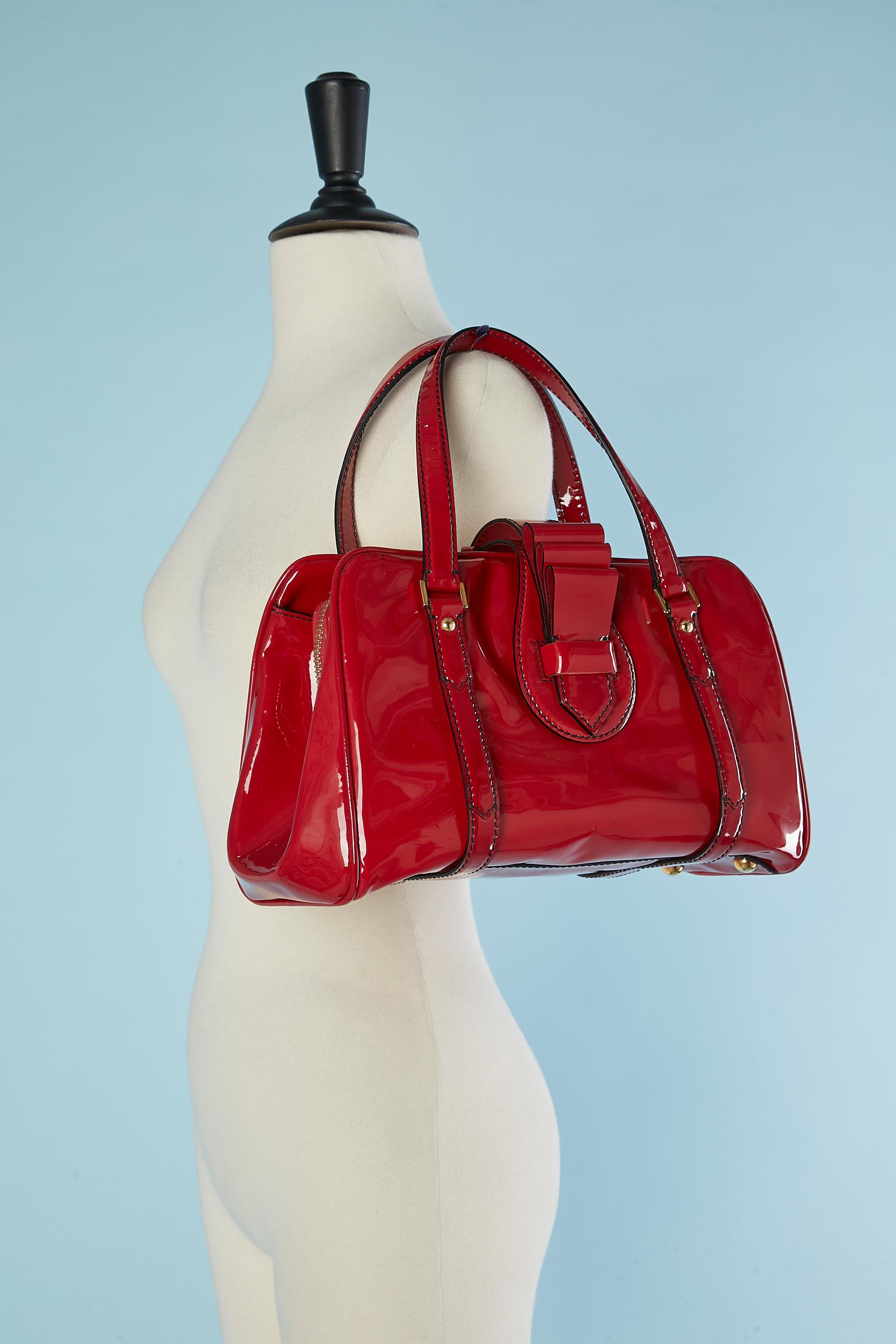 Red patent leather hand-bag Valentino Garavani Numbered  For Sale 2