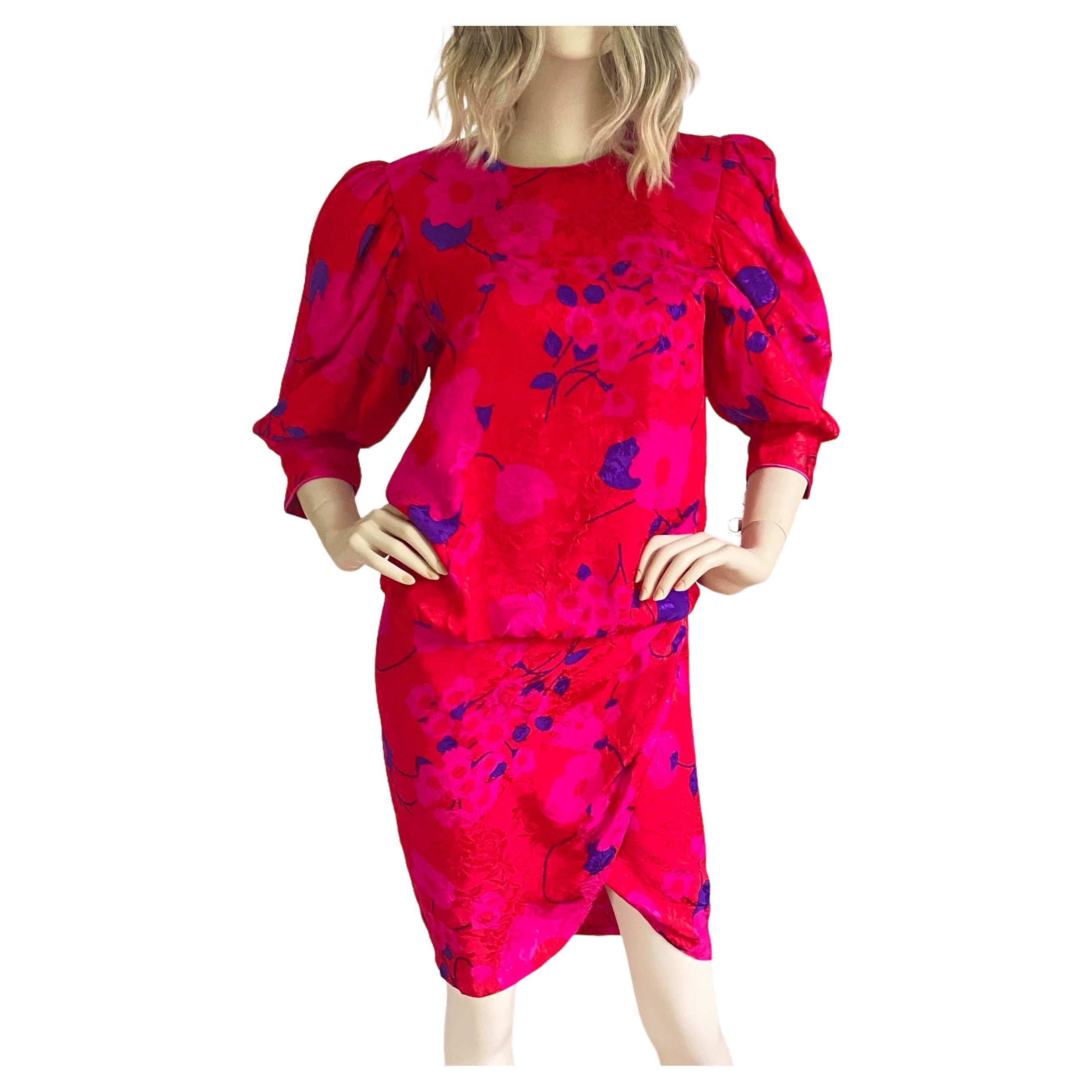 Red Pink Print Silk Tulip Wrap Dress with Puff Sleeves - NWT Flora Kung Vintage  For Sale