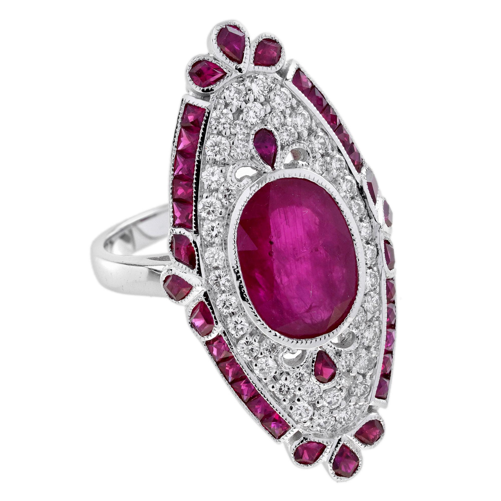 Un riche rubis serti au centre, rayonnant de passion et d'élégance. La pièce centrale est entourée d'une brillante rangée de diamants étincelants qui rehaussent son allure intemporelle. Un cadre en rubis souligne élégamment le design, lui conférant