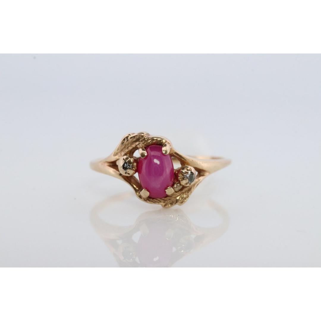 RED PINK STAR Anillo solitario de rubí. Oro amarillo de 10 quilates. Zafiro estrella con diamante en Bueno estado para la venta en Port Charlotte, FL