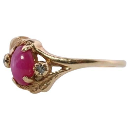 RED PINK STAR Ruby Solitaire ring. 10k Yellow gold. Star Sapphire with diamond
